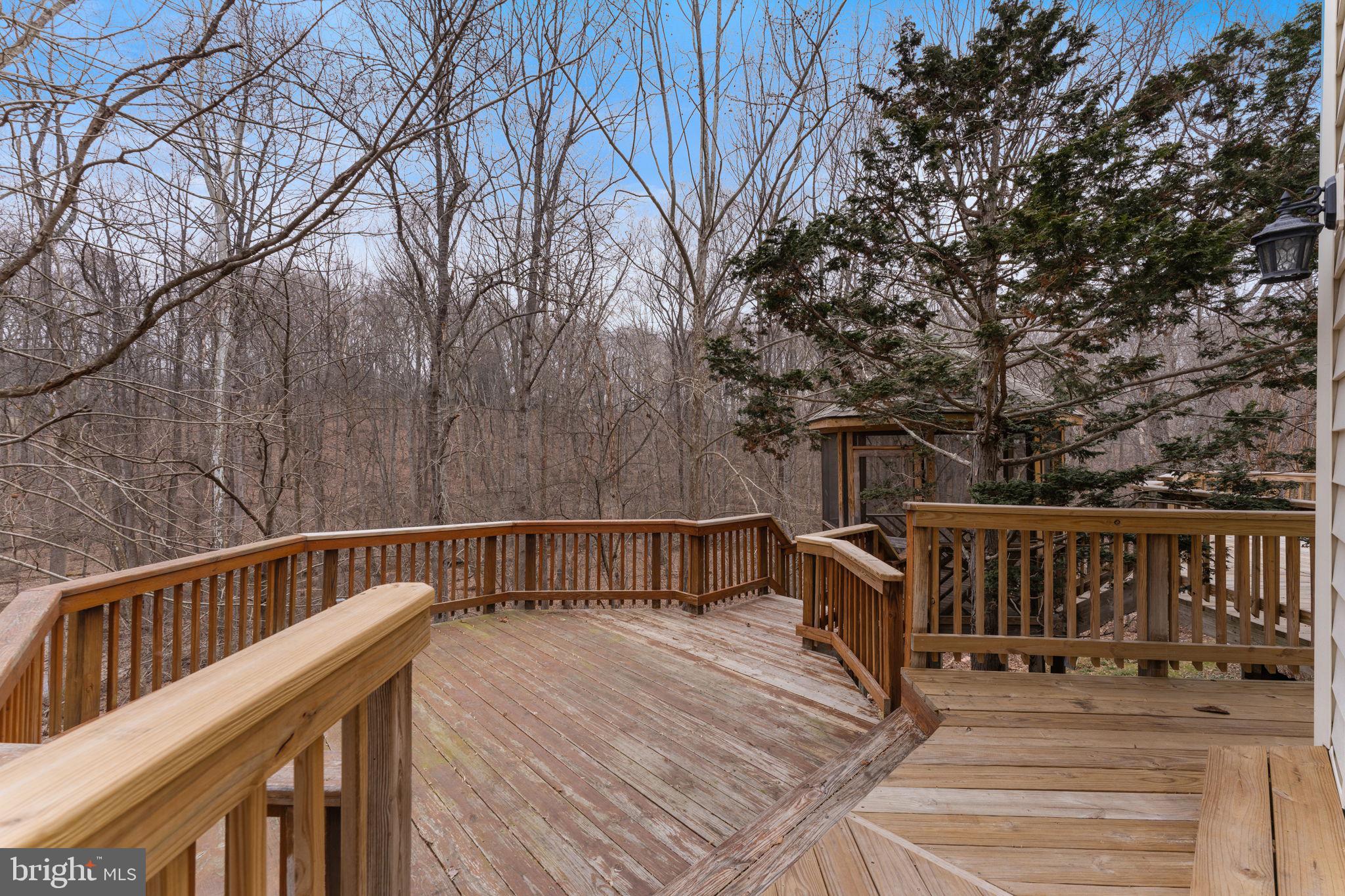 OAKTON MILL ESTATES - Residential