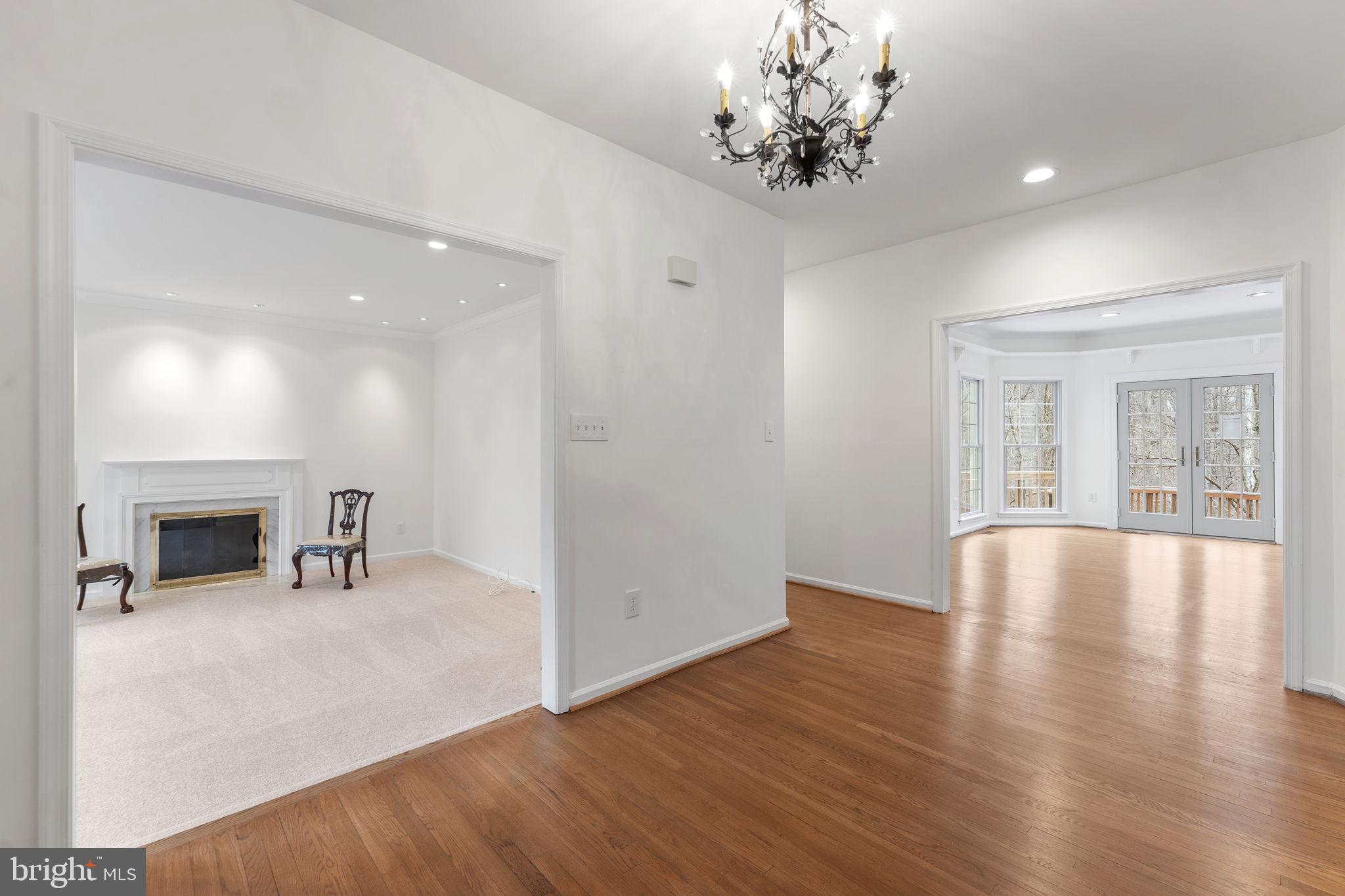 OAKTON MILL ESTATES - Residential