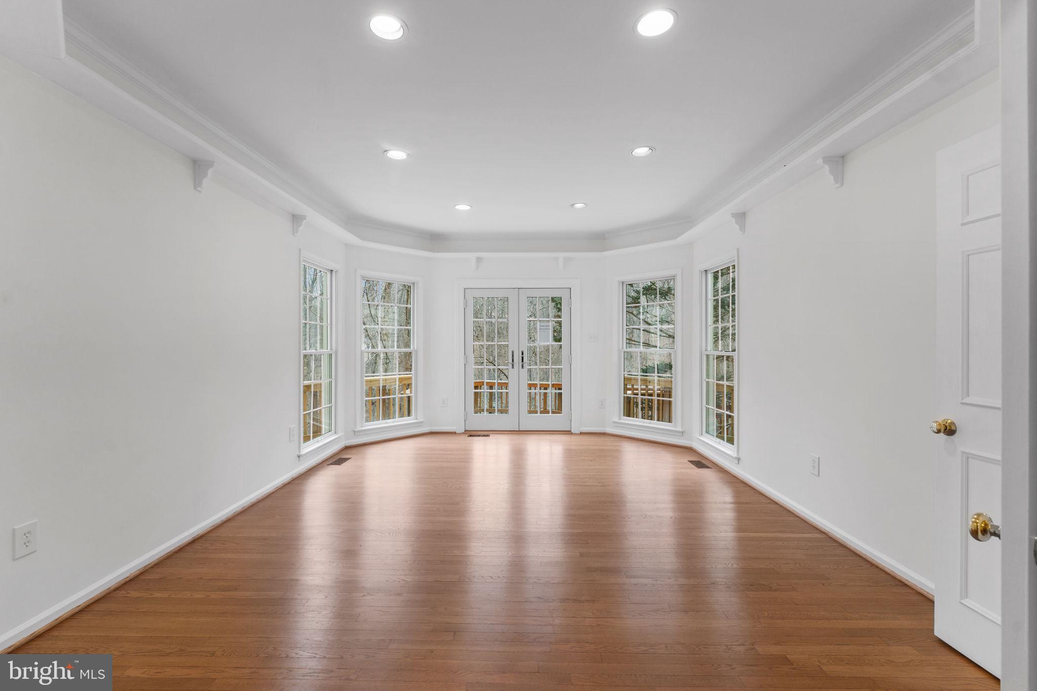 OAKTON MILL ESTATES - Residential