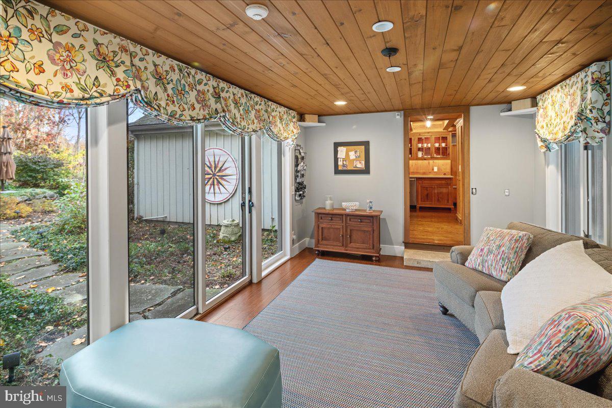 100 ACRE WOODS - Residential