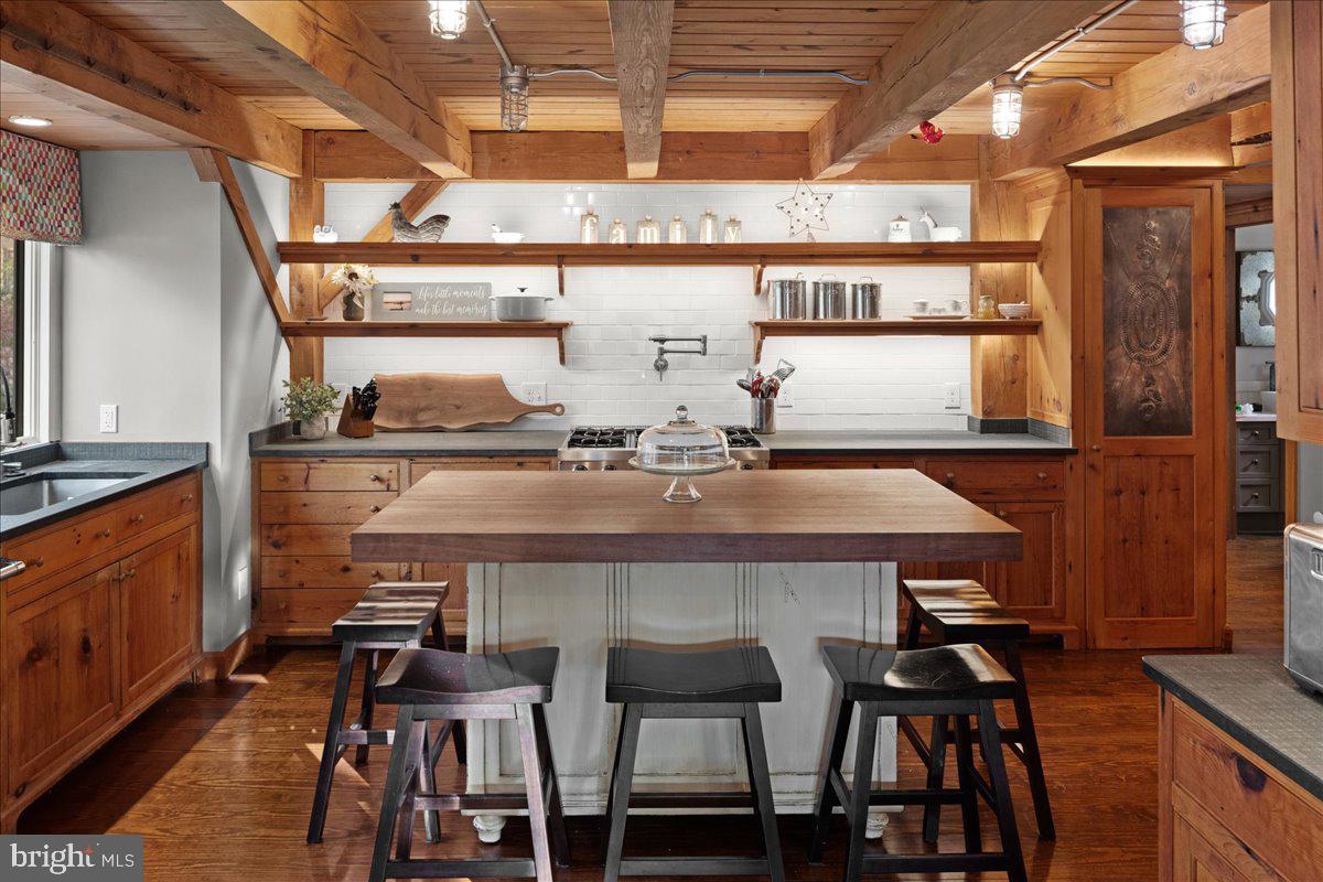 100 ACRE WOODS - Residential