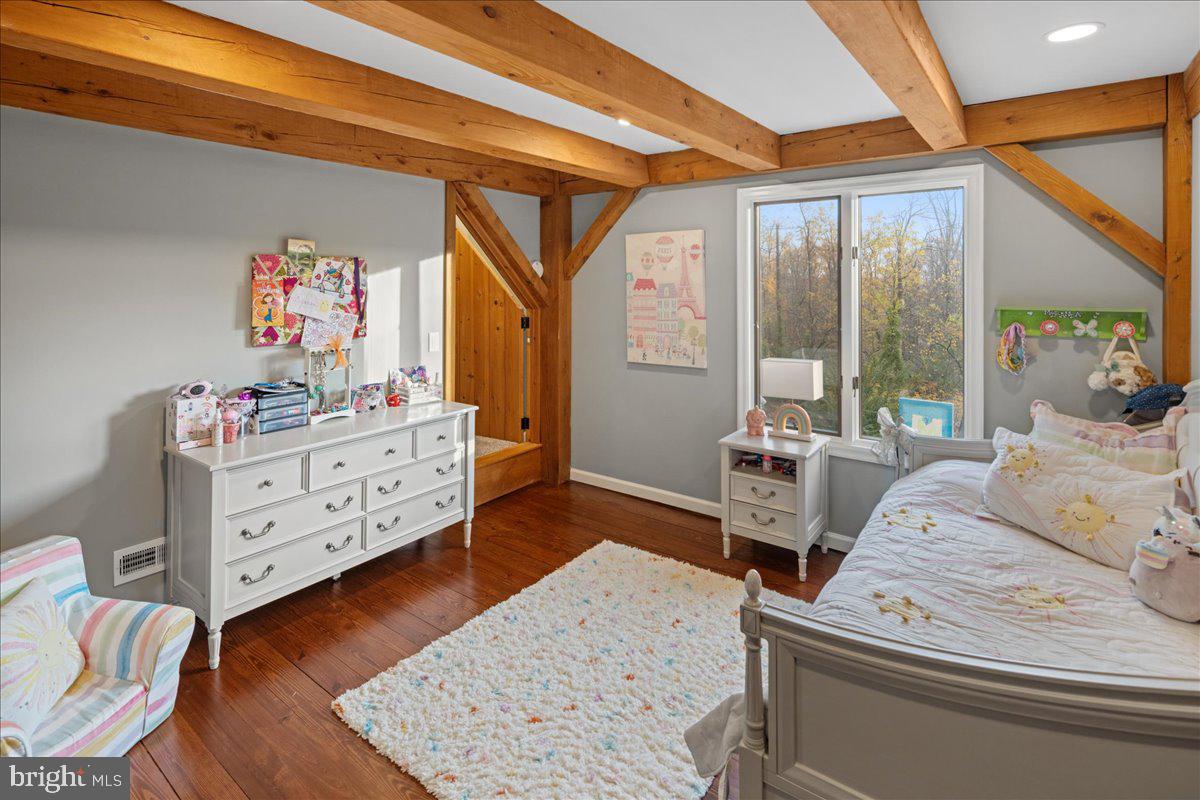 100 ACRE WOODS - Residential