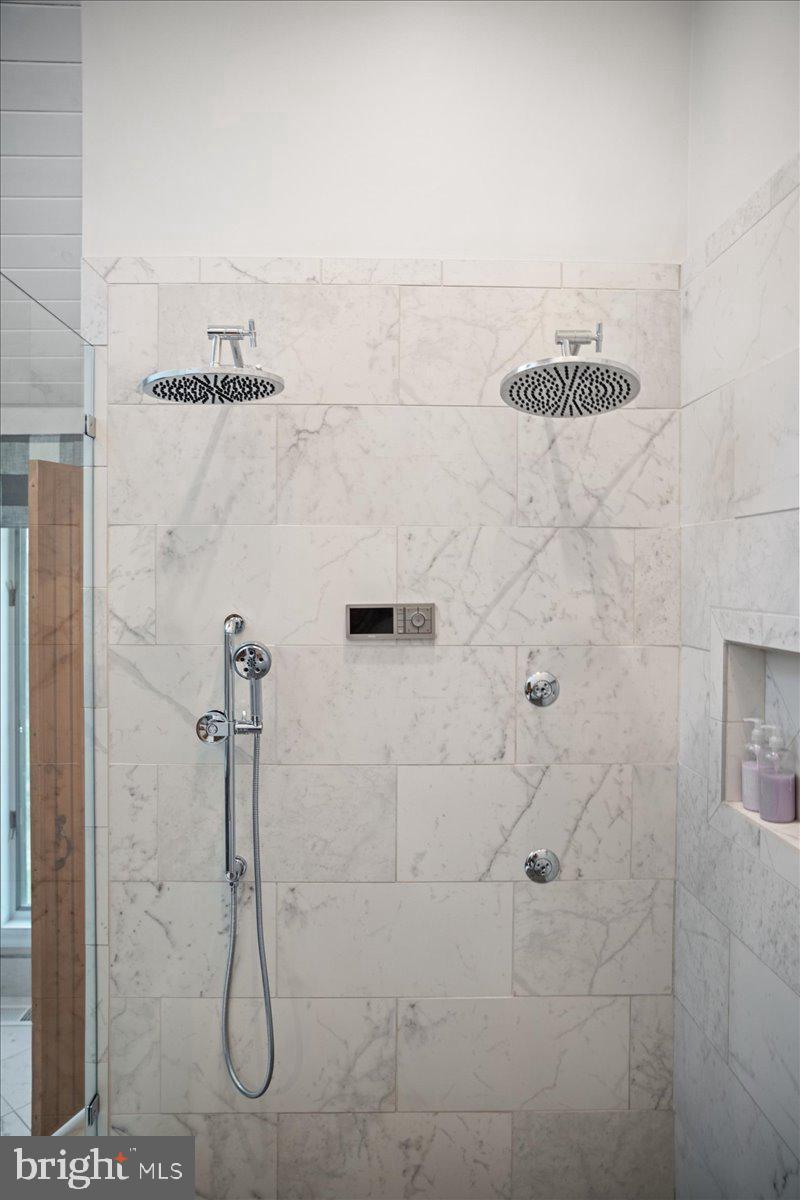 100 ACRE WOODS - Residential