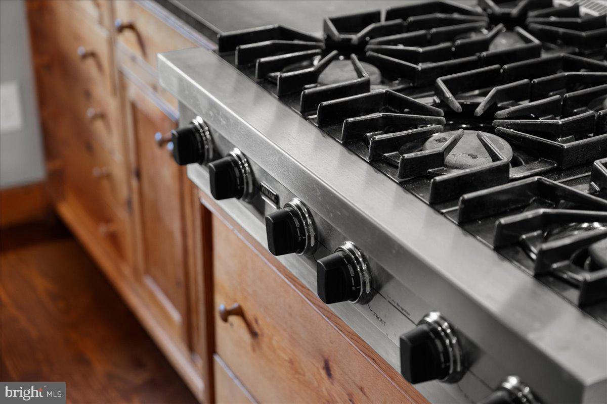 100 ACRE WOODS - Residential