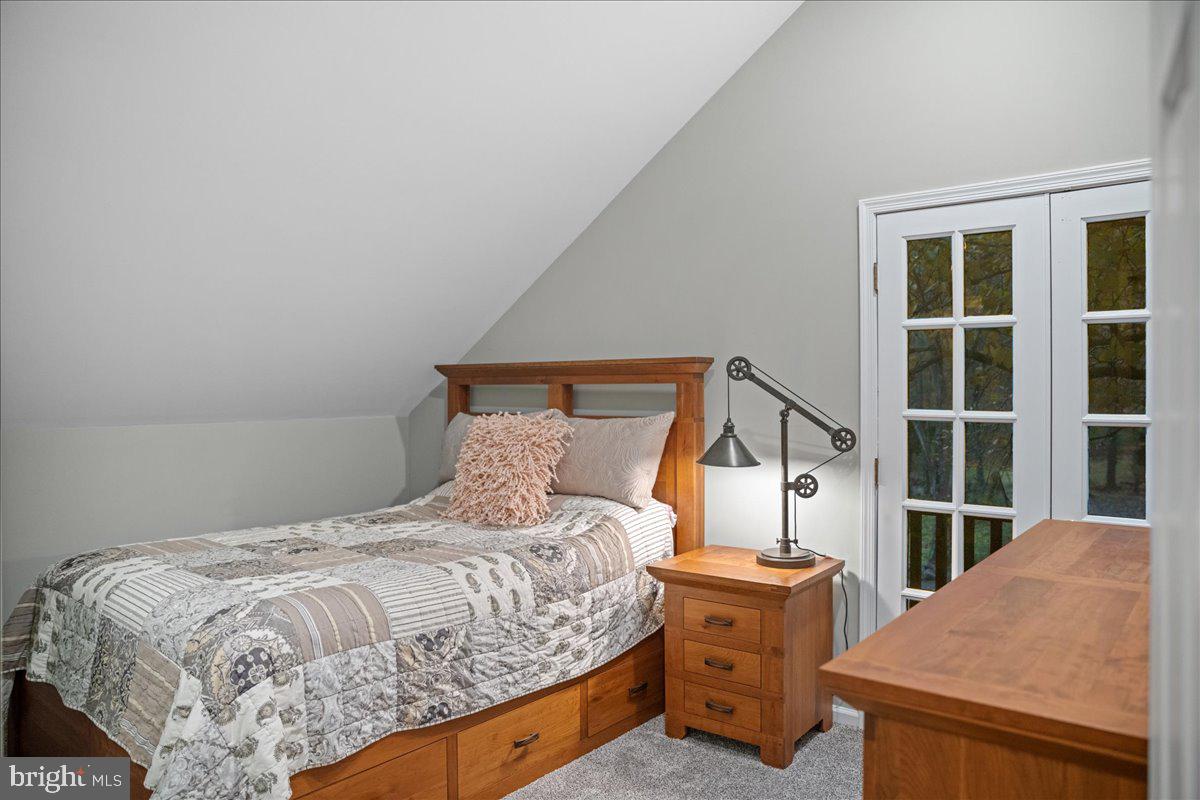 100 ACRE WOODS - Residential