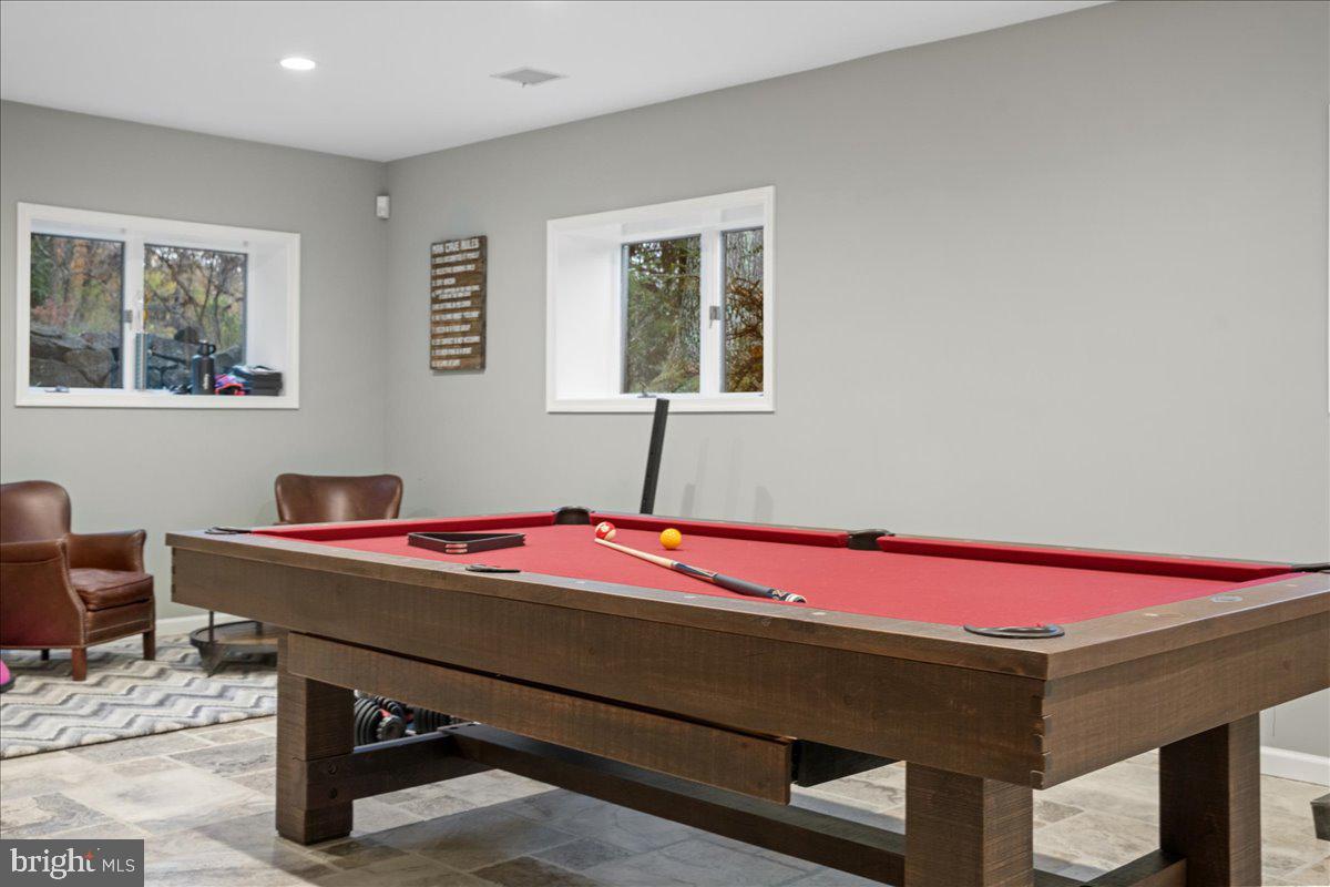 100 ACRE WOODS - Residential