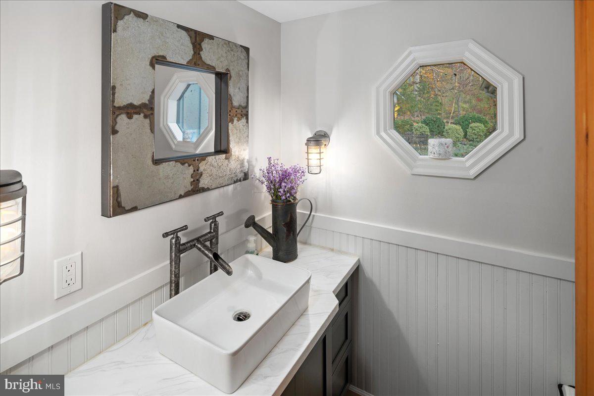 100 ACRE WOODS - Residential