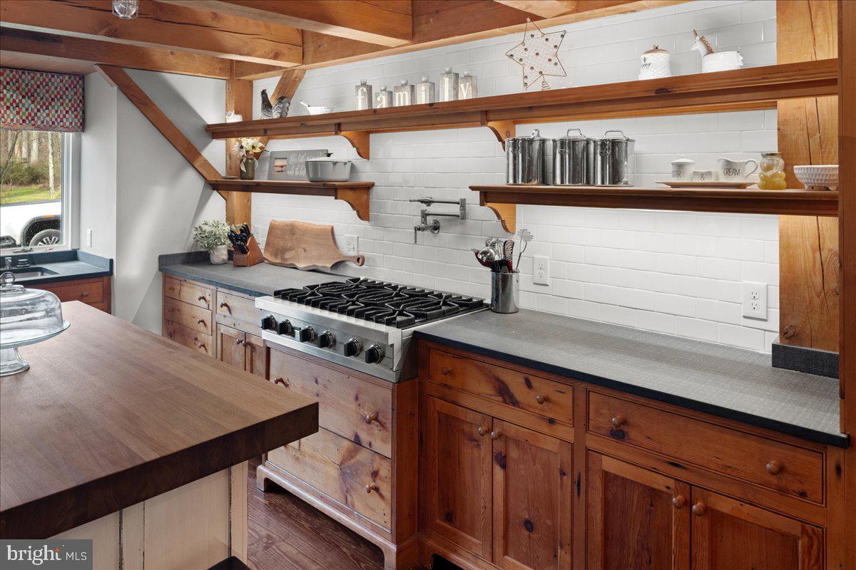 100 ACRE WOODS - Residential