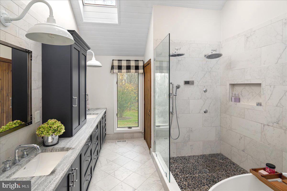 100 ACRE WOODS - Residential