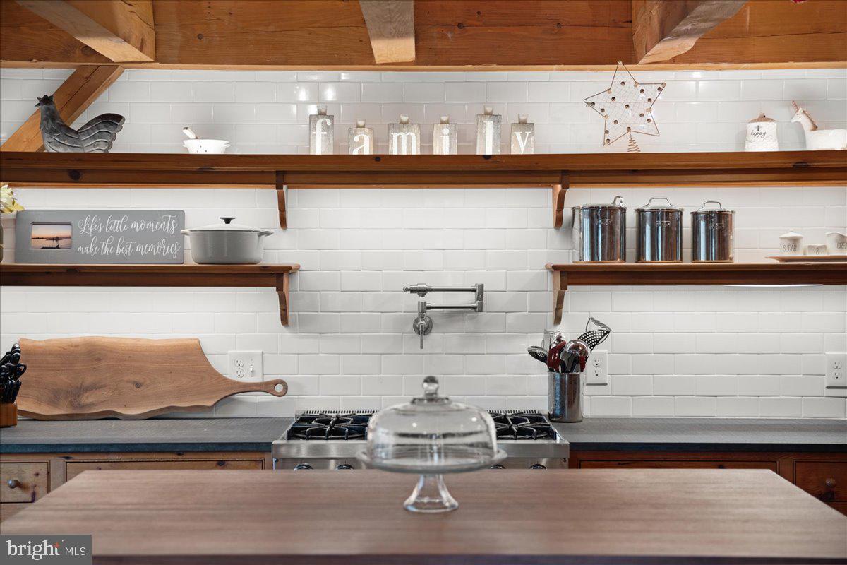 100 ACRE WOODS - Residential