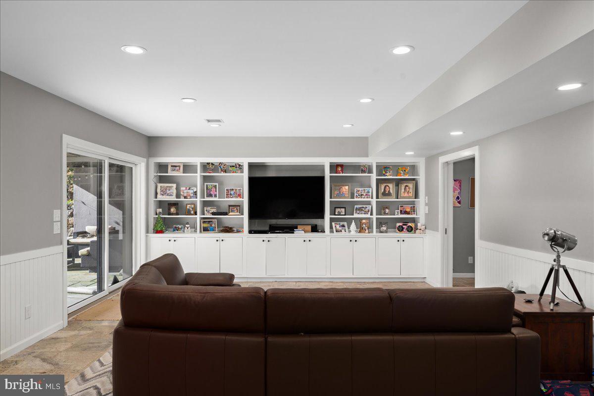 100 ACRE WOODS - Residential