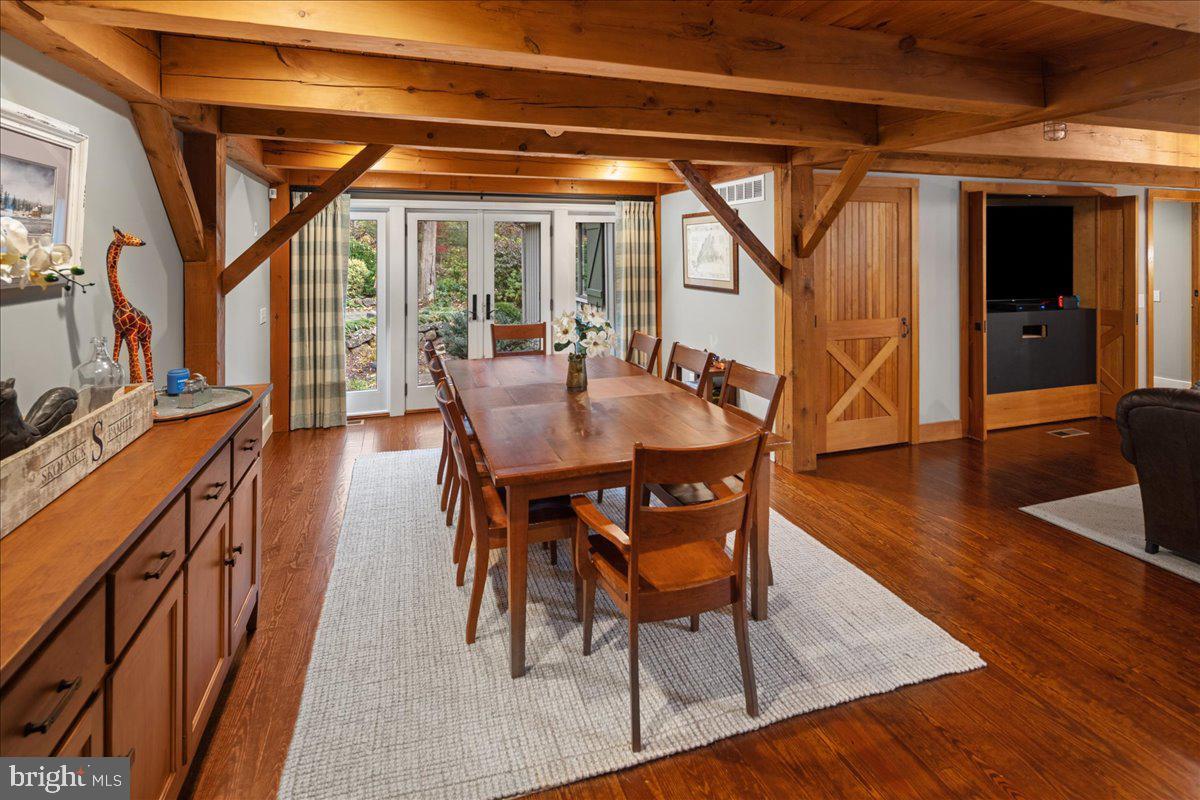 100 ACRE WOODS - Residential