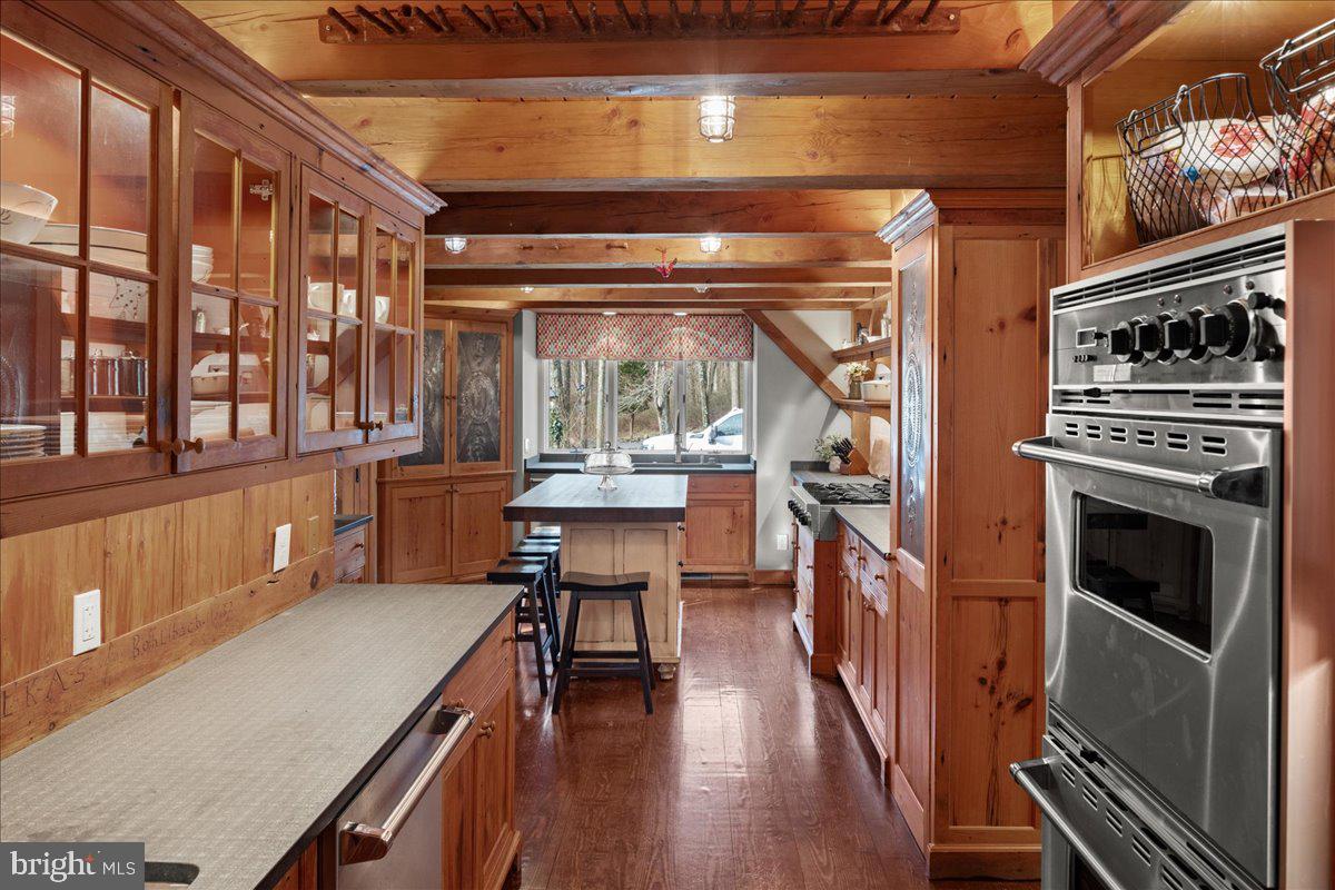 100 ACRE WOODS - Residential