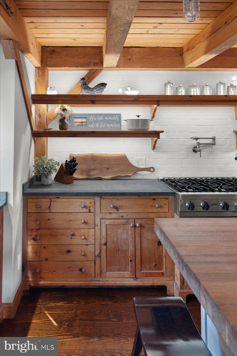 100 ACRE WOODS - Residential