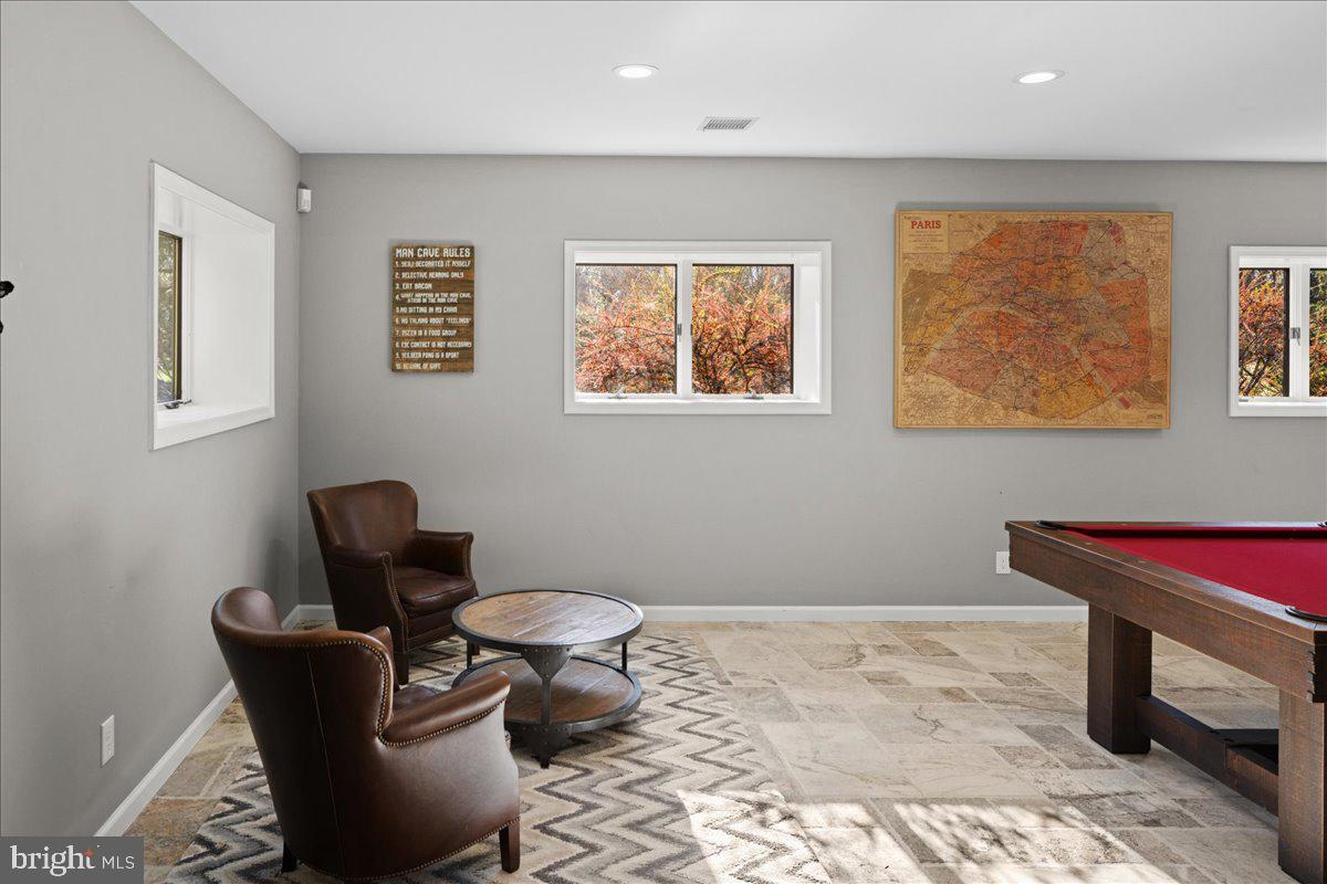 100 ACRE WOODS - Residential