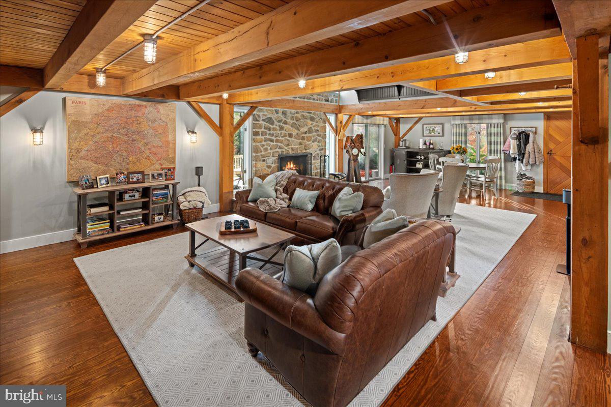 100 ACRE WOODS - Residential