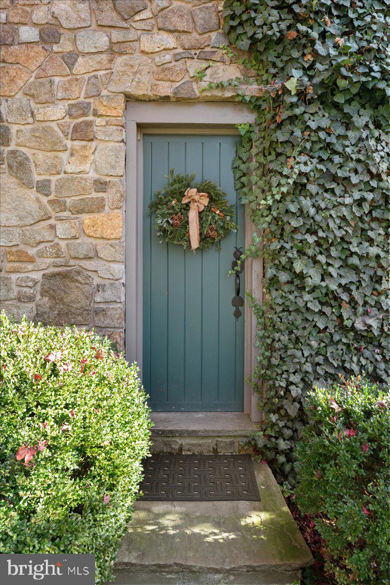 100 ACRE WOODS - Residential