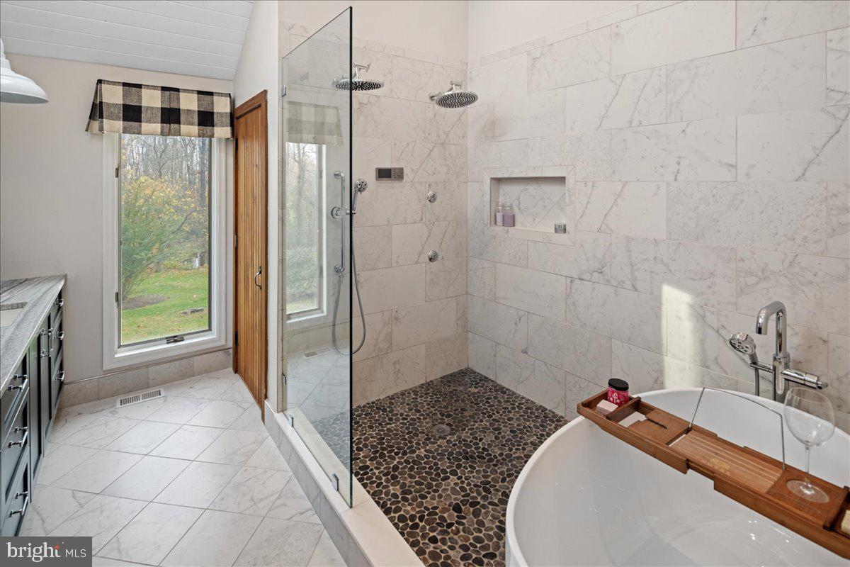 100 ACRE WOODS - Residential