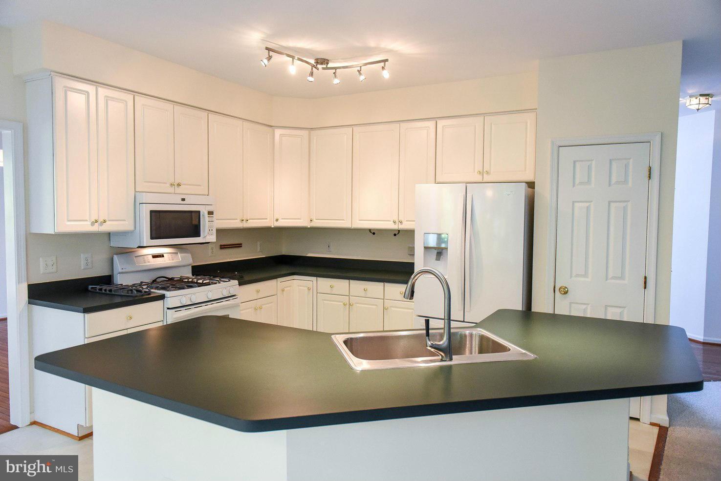 HARBOR POINT - Residential