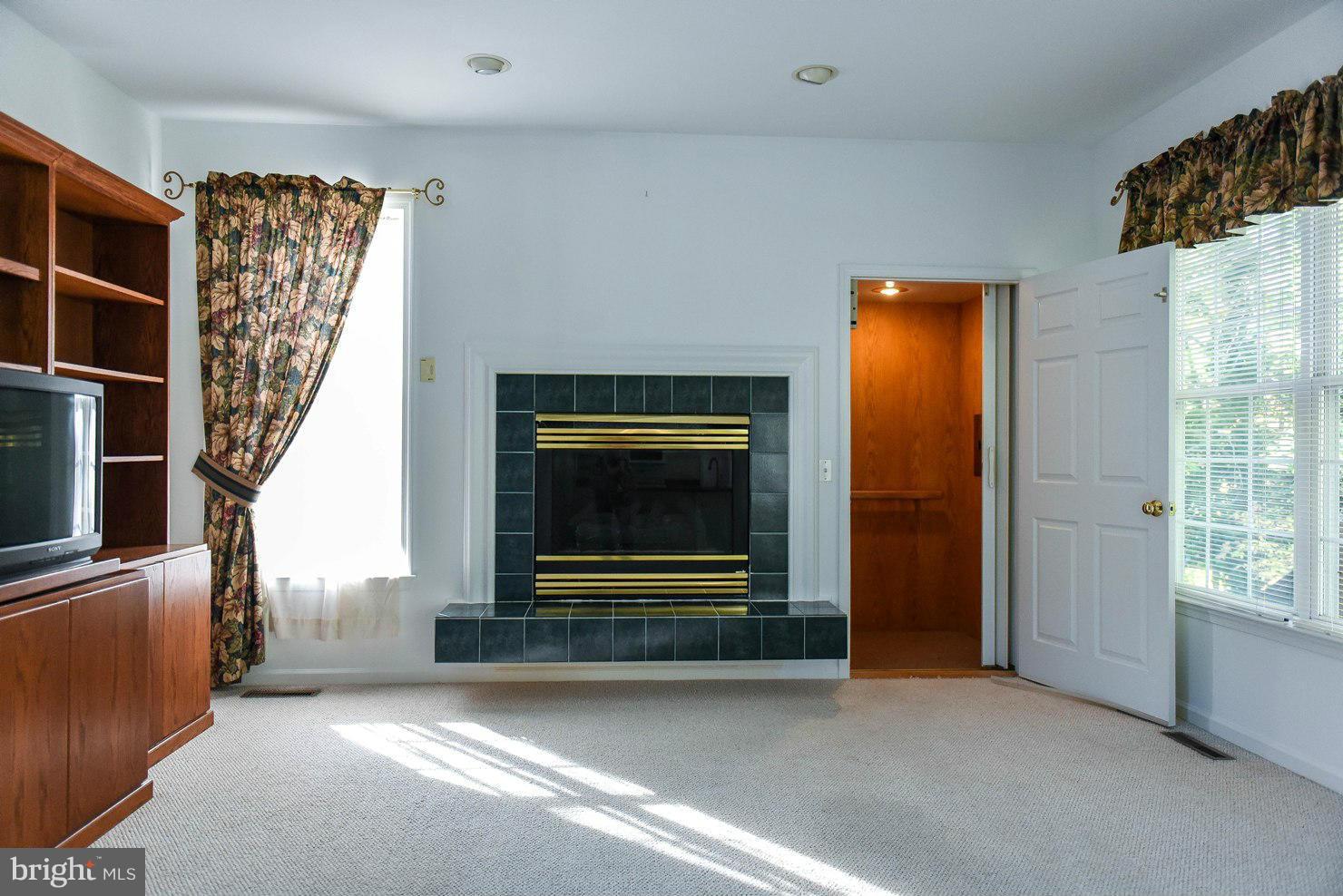 HARBOR POINT - Residential