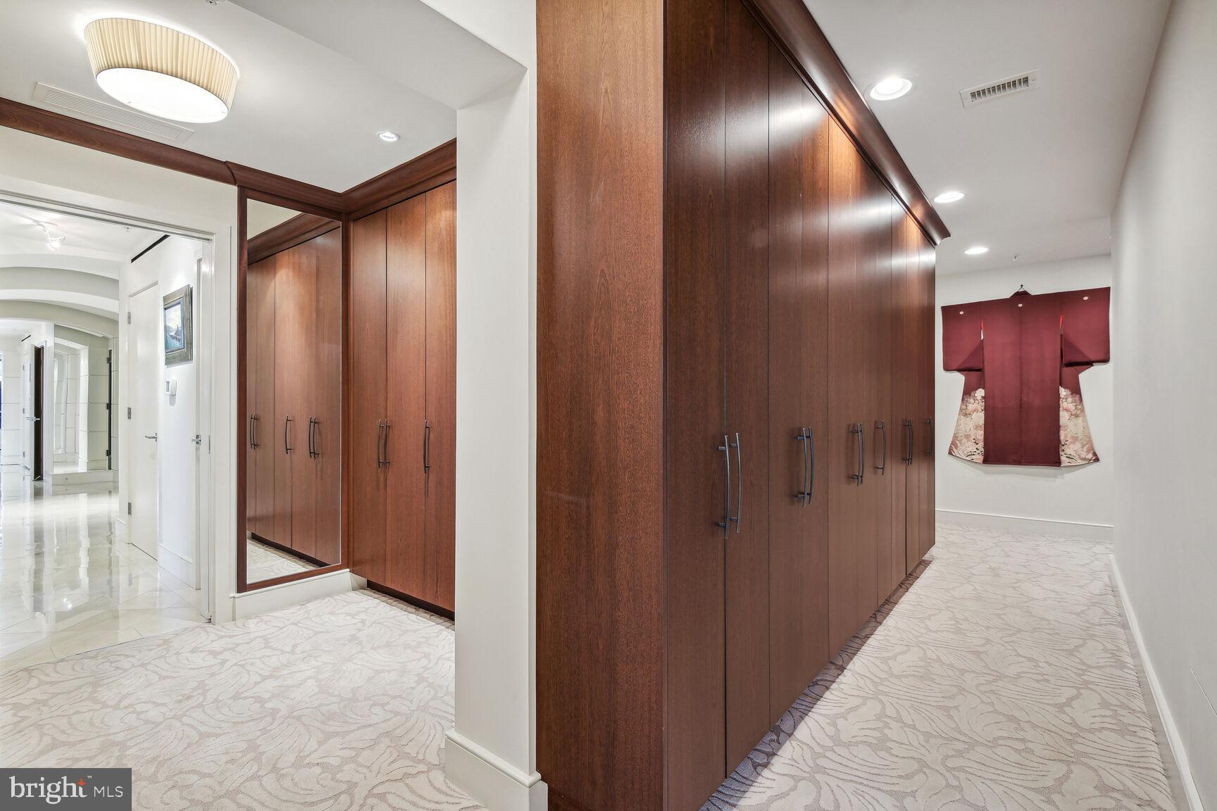 LIONSGATE - Residential