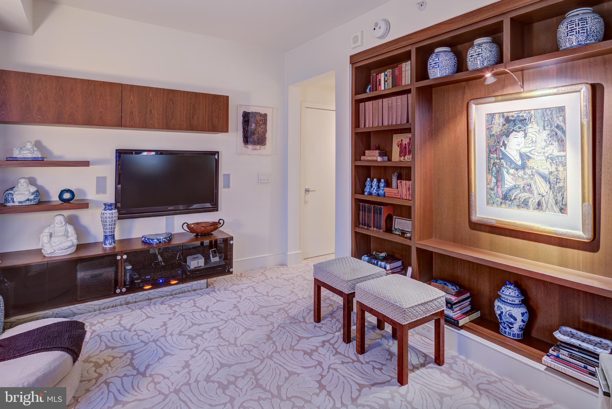 LIONSGATE - Residential