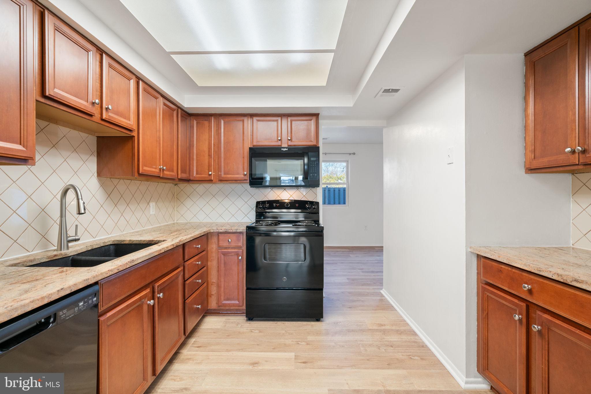 SUGARLAND RUN - Residential Lease