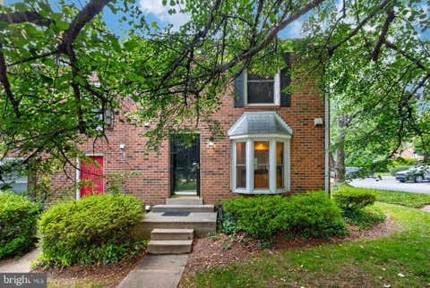 Photo of 10612 Railroad Court, FAIRFAX, VA 22030 (MLS # VAFC2008648)