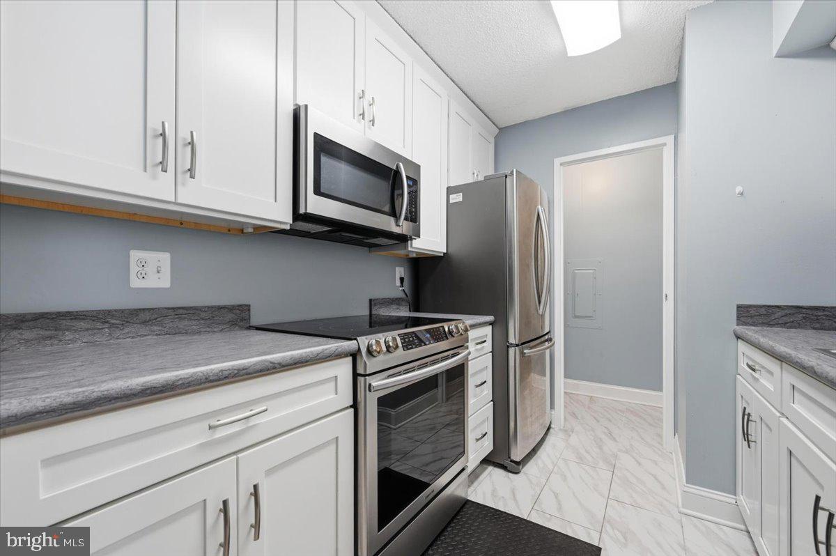 PLYMOUTH HILL - Residential