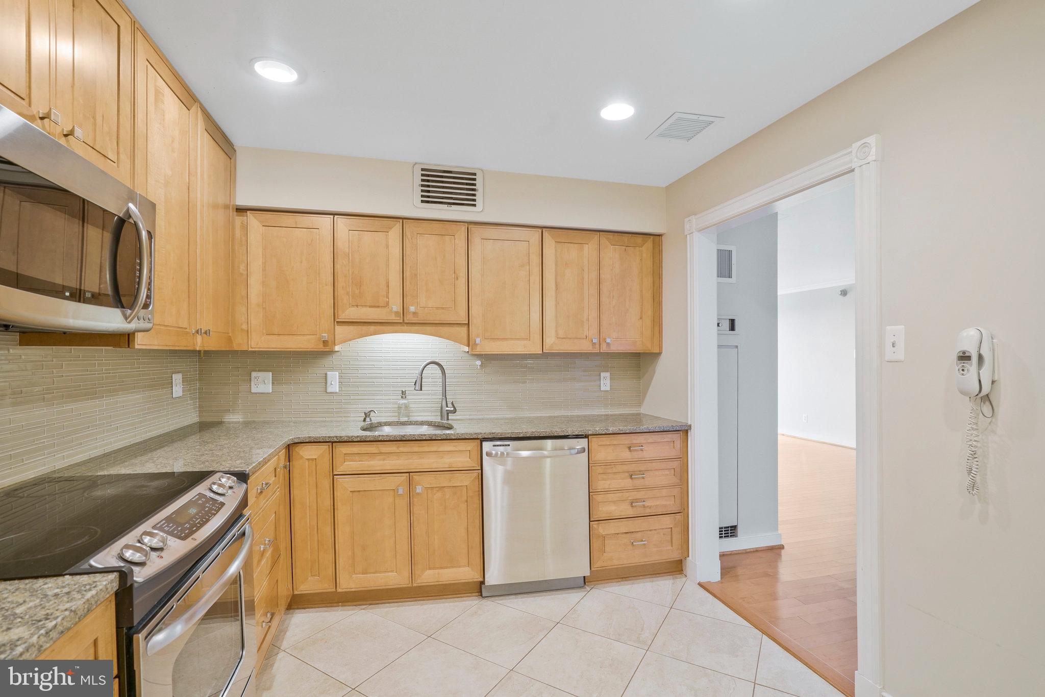 REGENCY AT MCLEAN - Residential