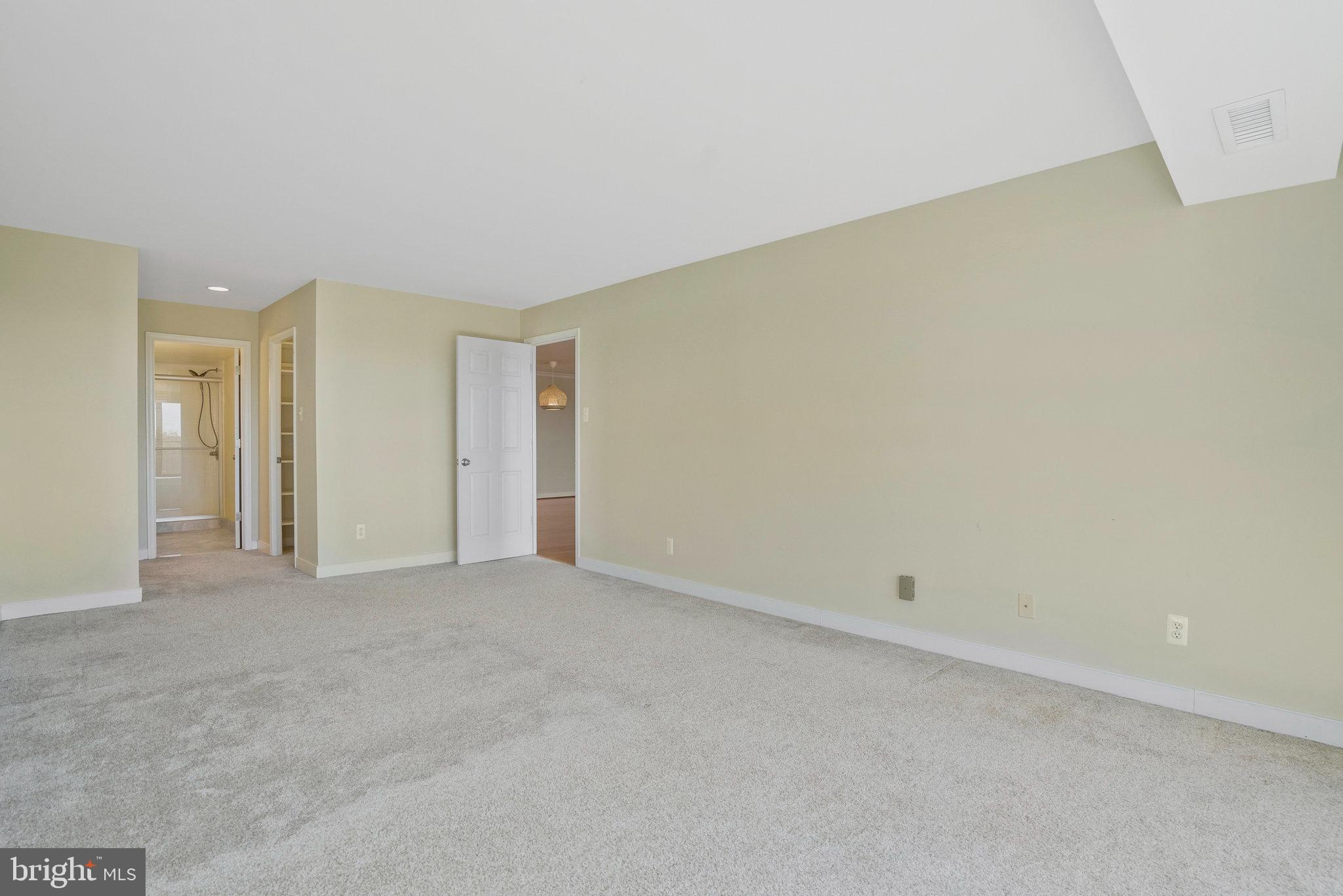 REGENCY AT MCLEAN - Residential