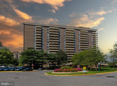 1800 Old Meadow Road Unit 1720, McLean, VA MLS: VAFX2256836