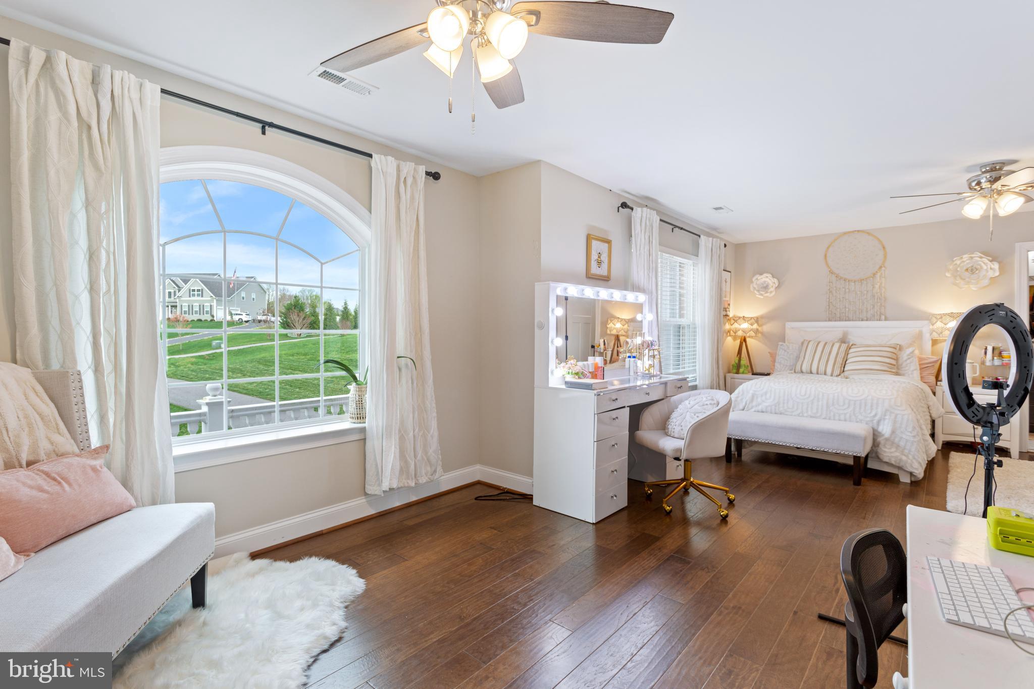 TWIN PONDS - Residential