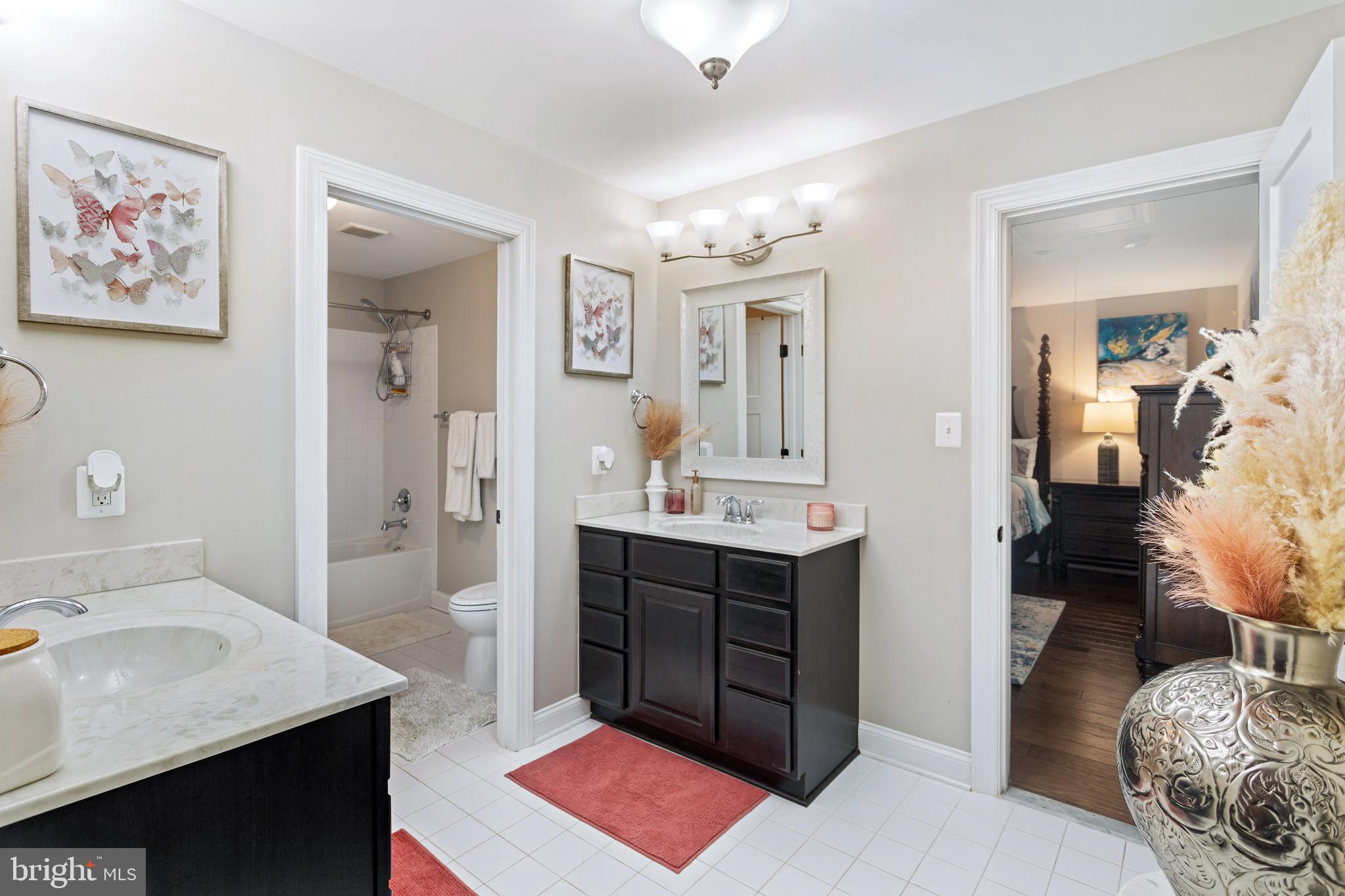 TWIN PONDS - Residential