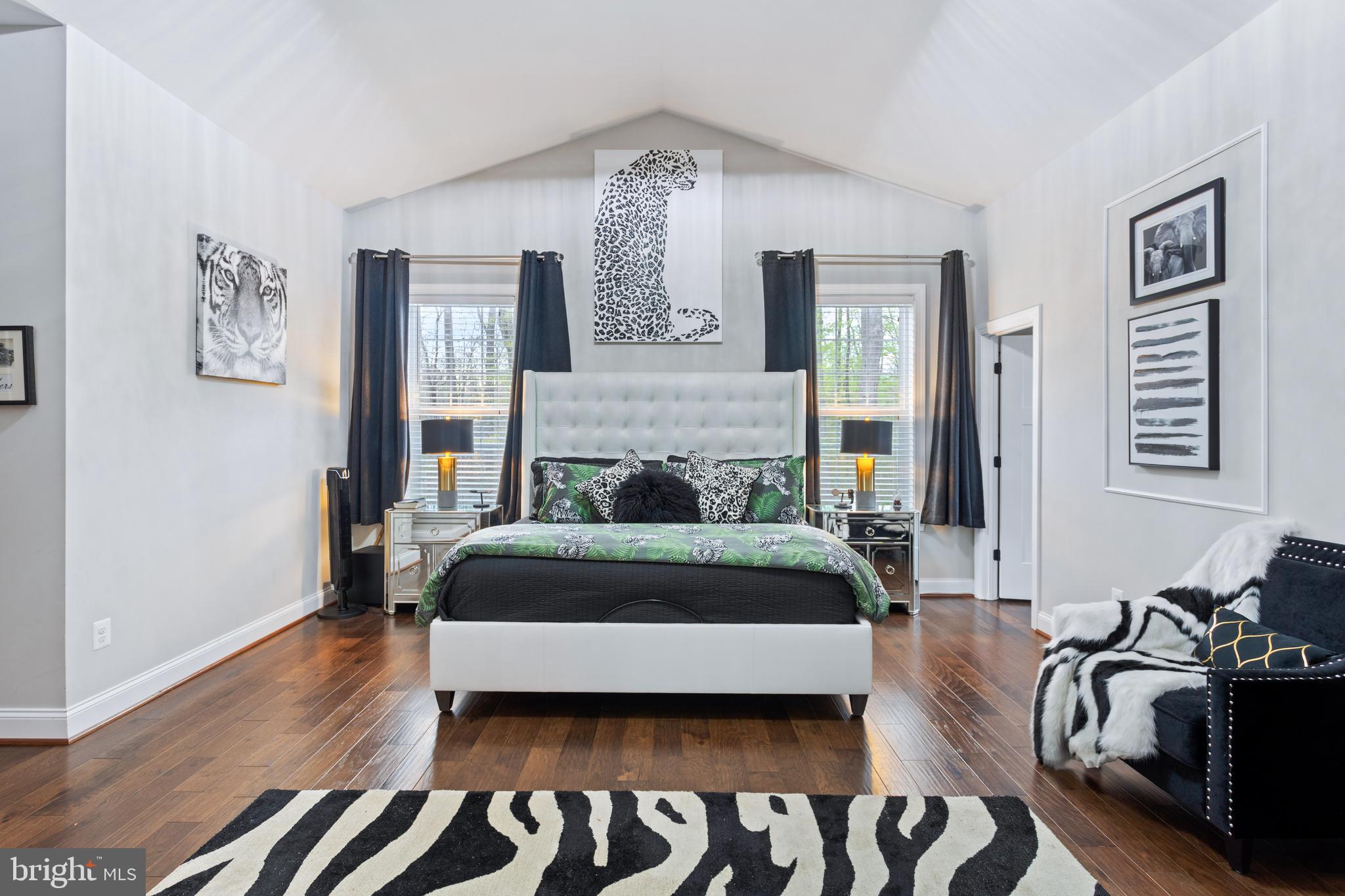 TWIN PONDS - Residential