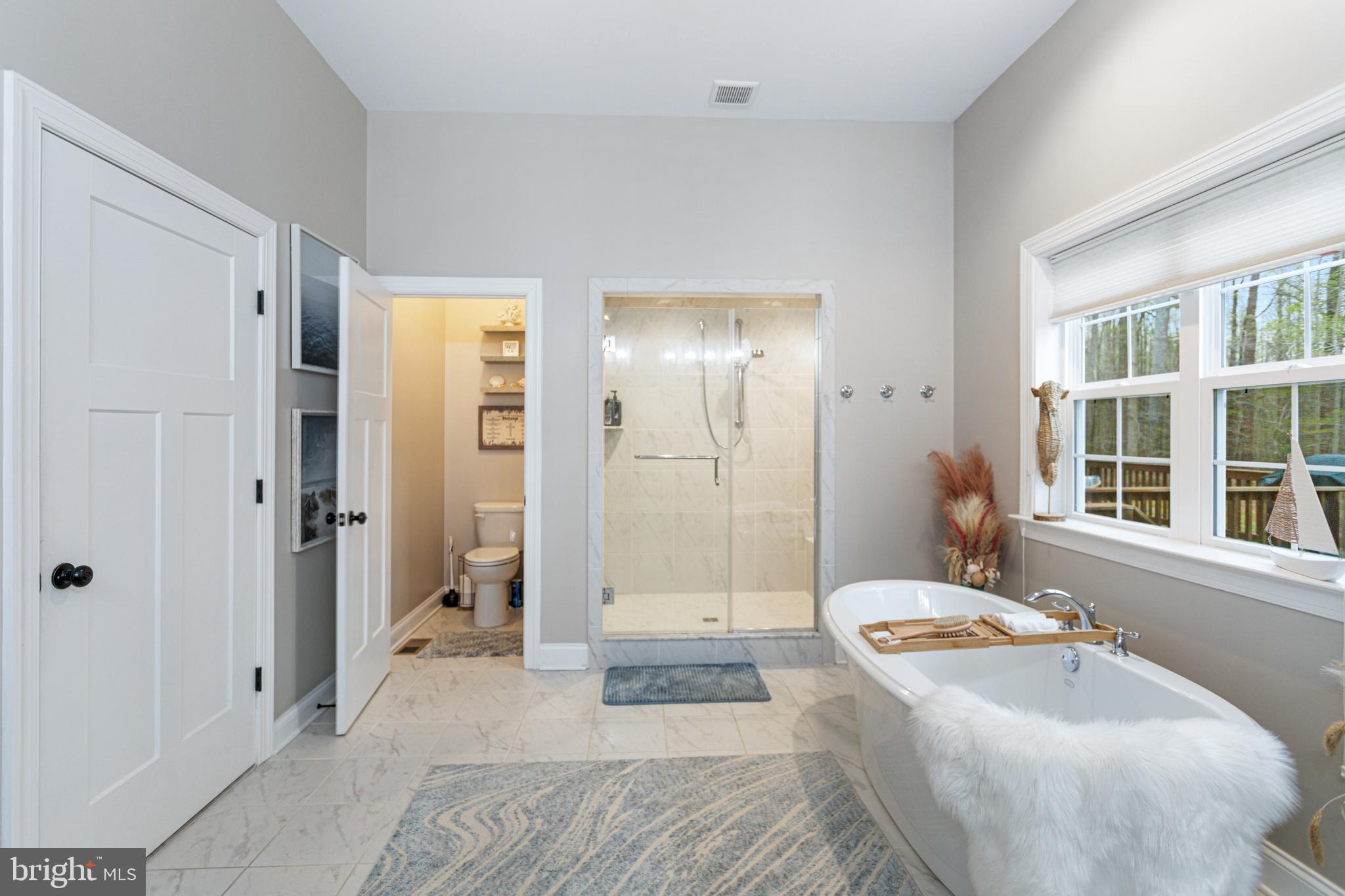 TWIN PONDS - Residential