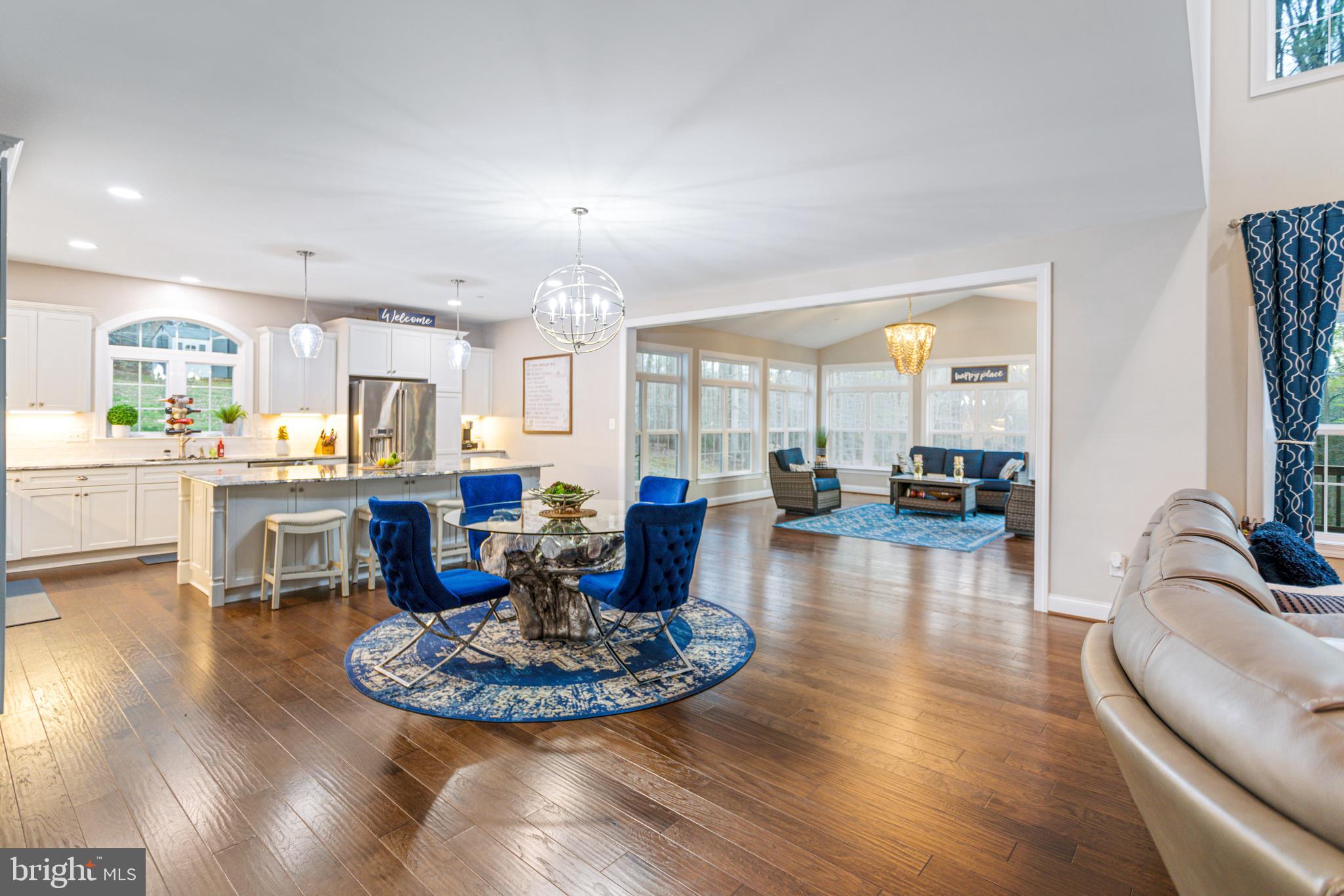 TWIN PONDS - Residential