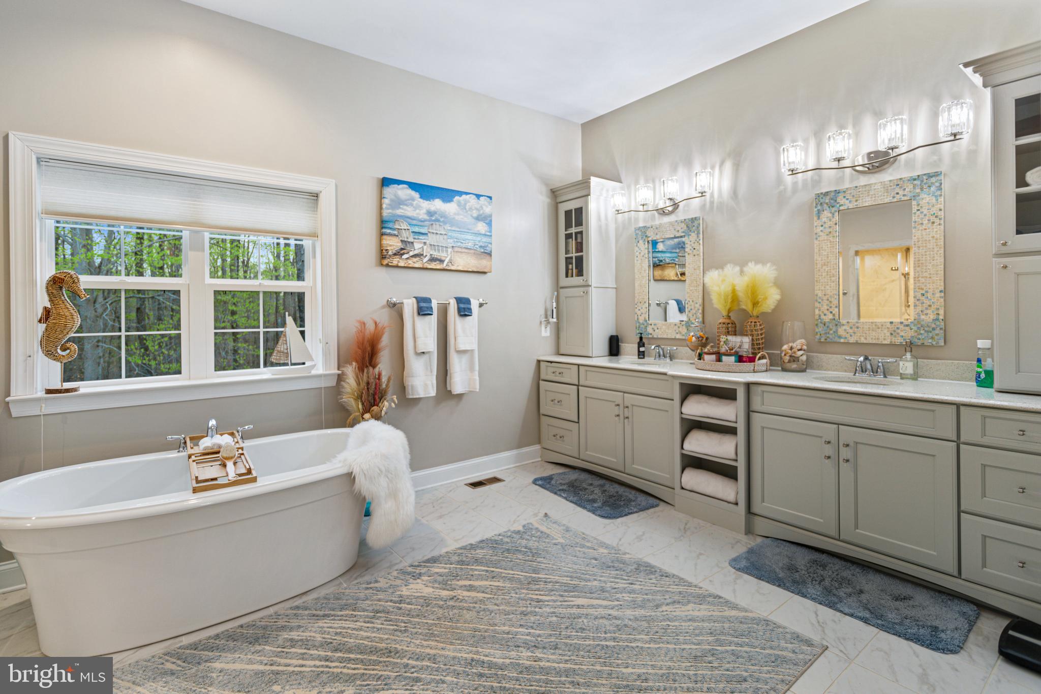 TWIN PONDS - Residential