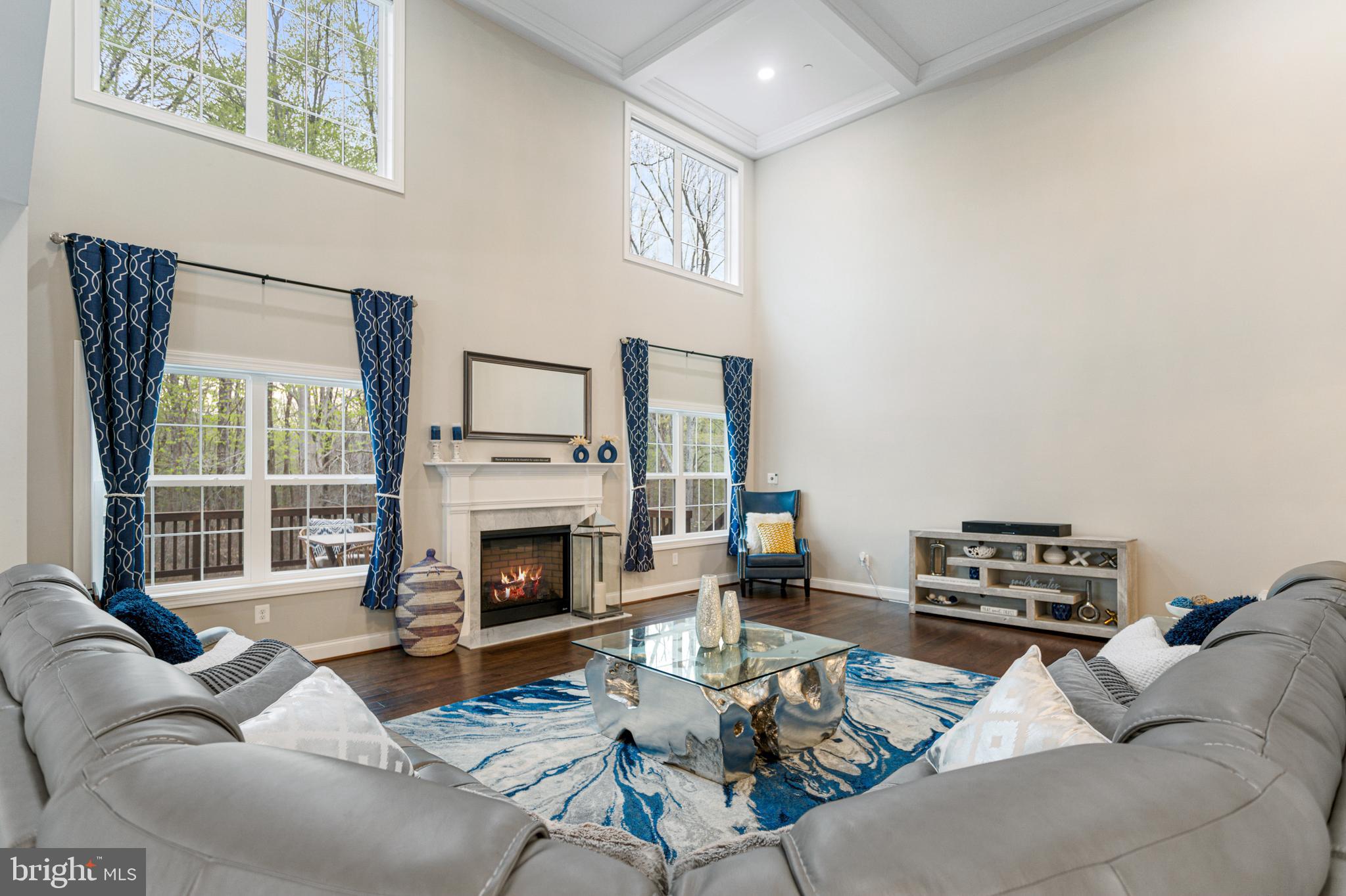 TWIN PONDS - Residential