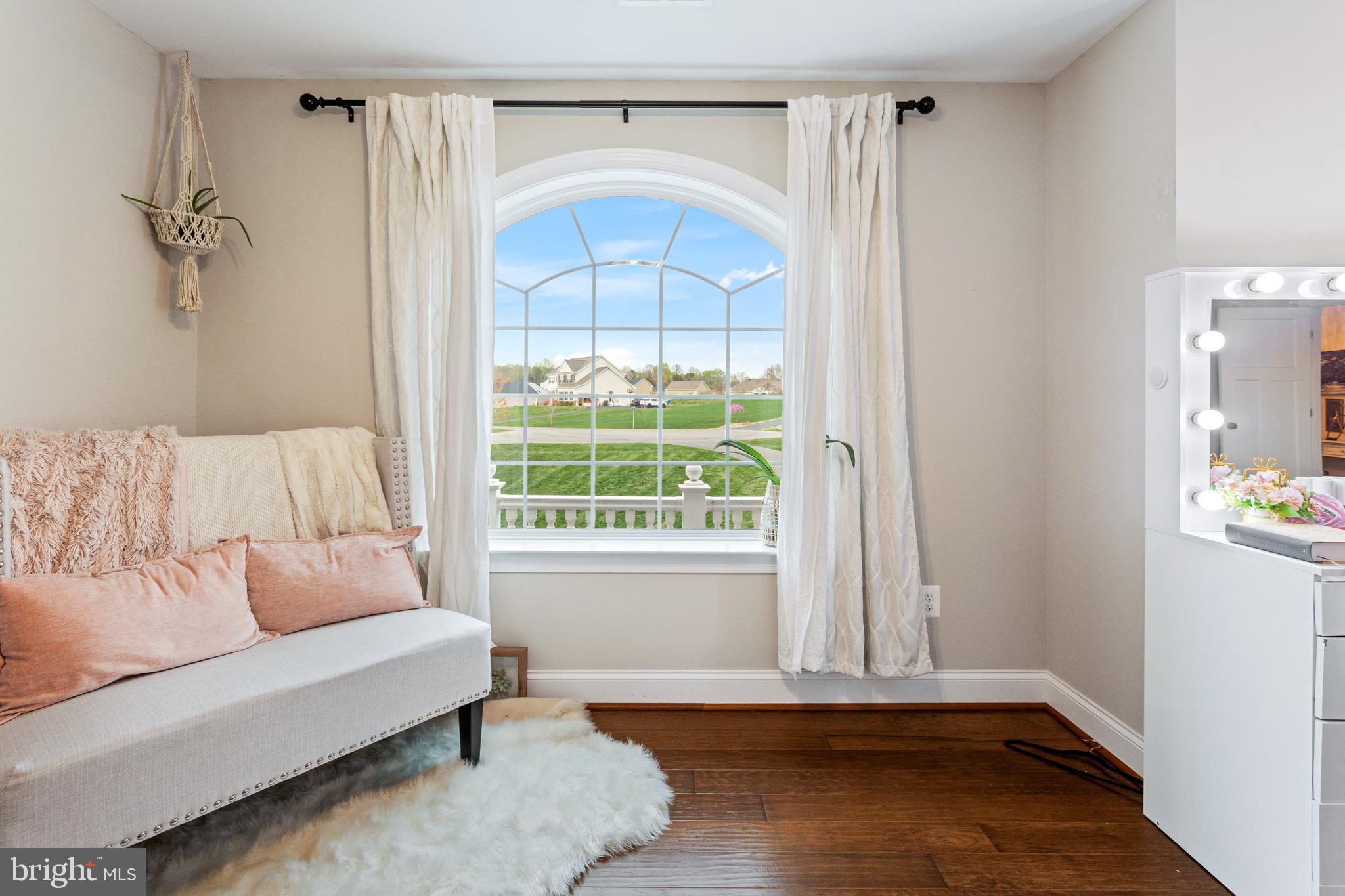 TWIN PONDS - Residential