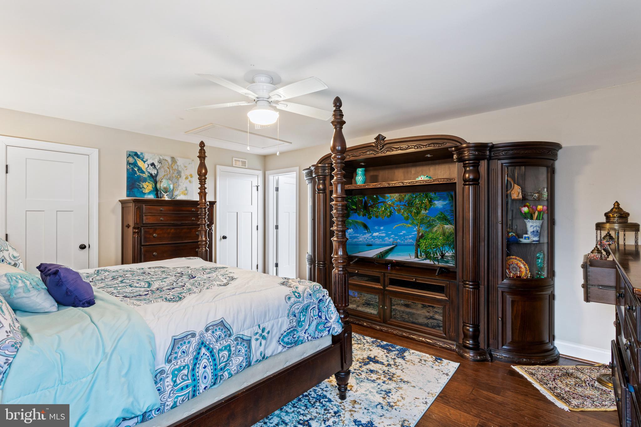 TWIN PONDS - Residential