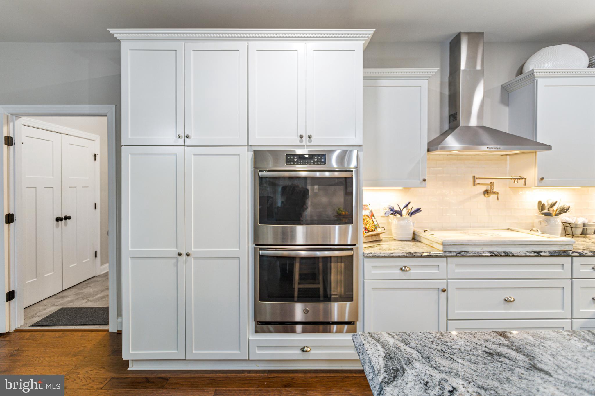 TWIN PONDS - Residential