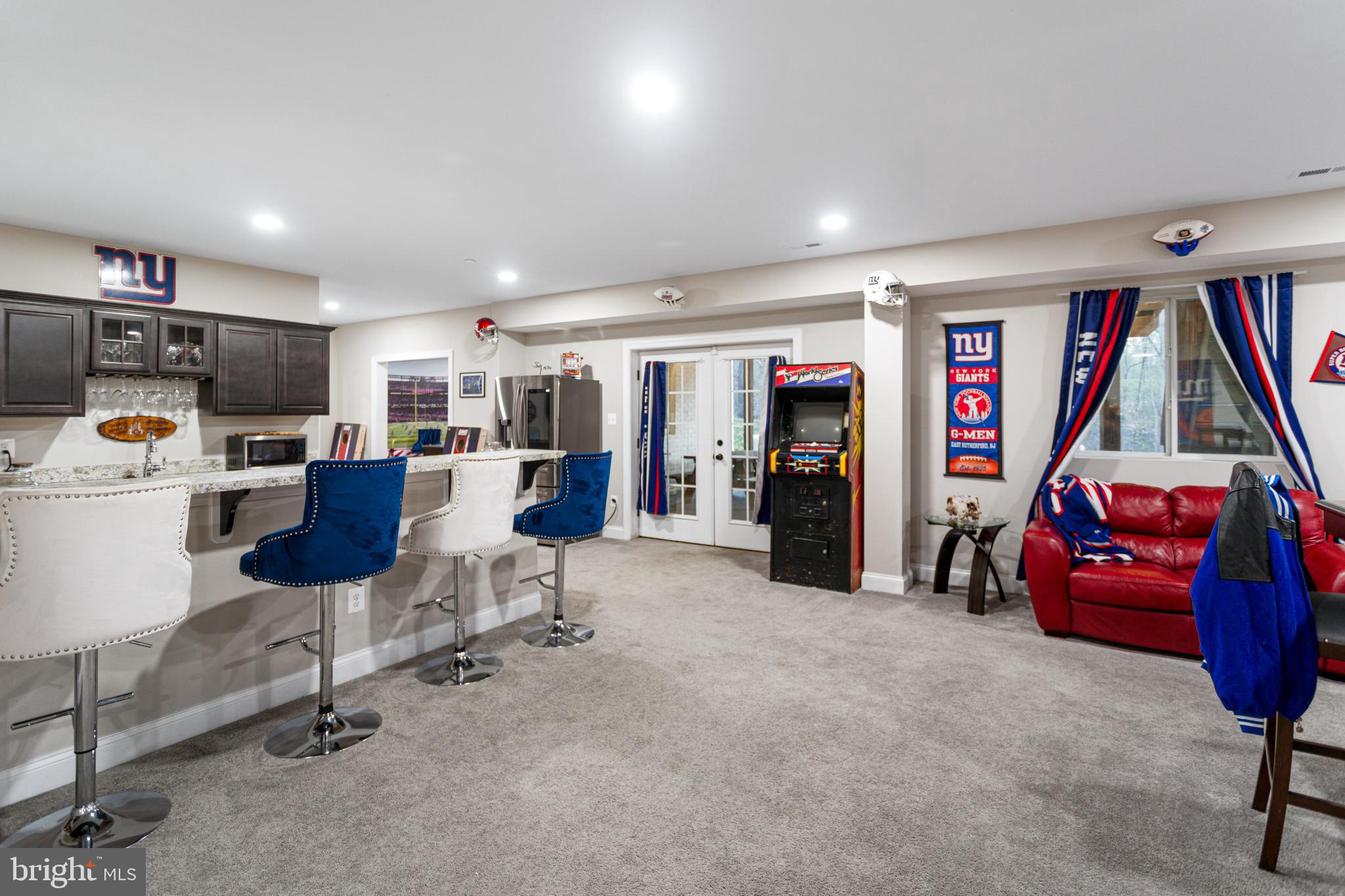 TWIN PONDS - Residential