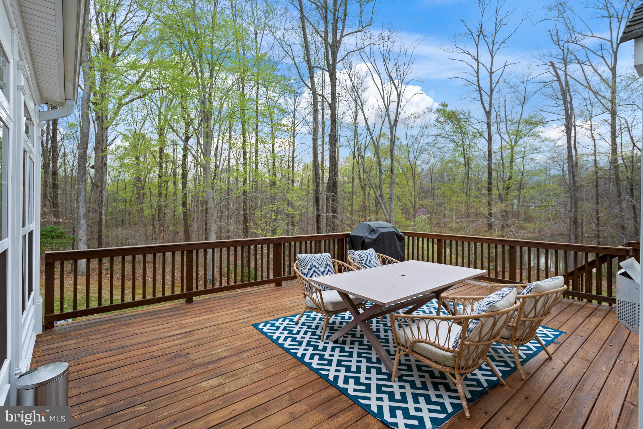 TWIN PONDS - Residential