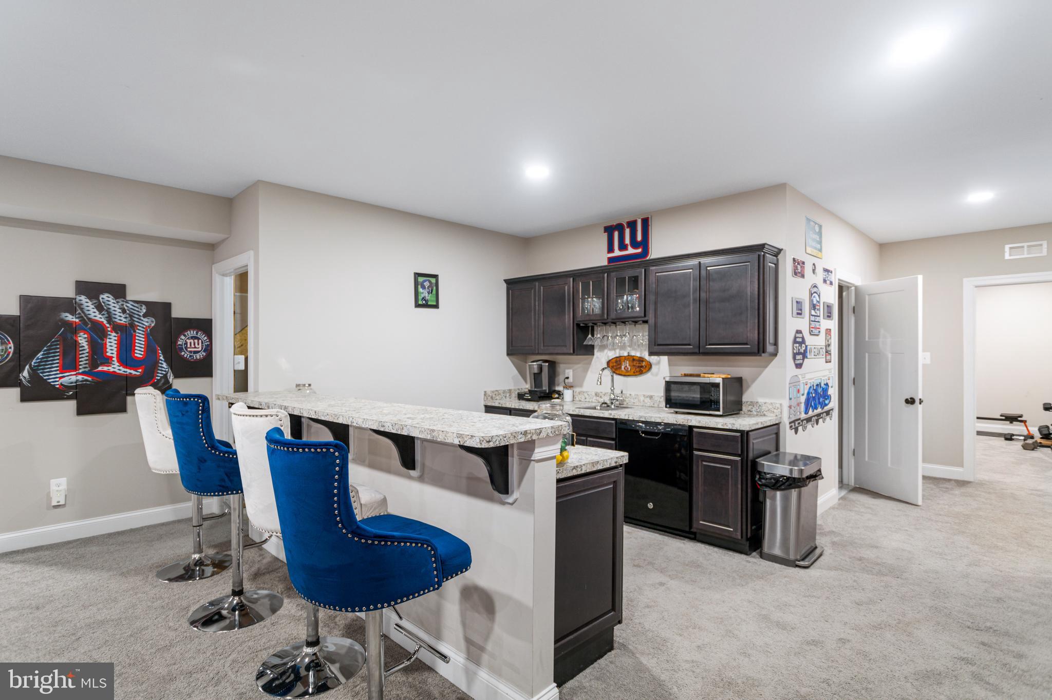 TWIN PONDS - Residential