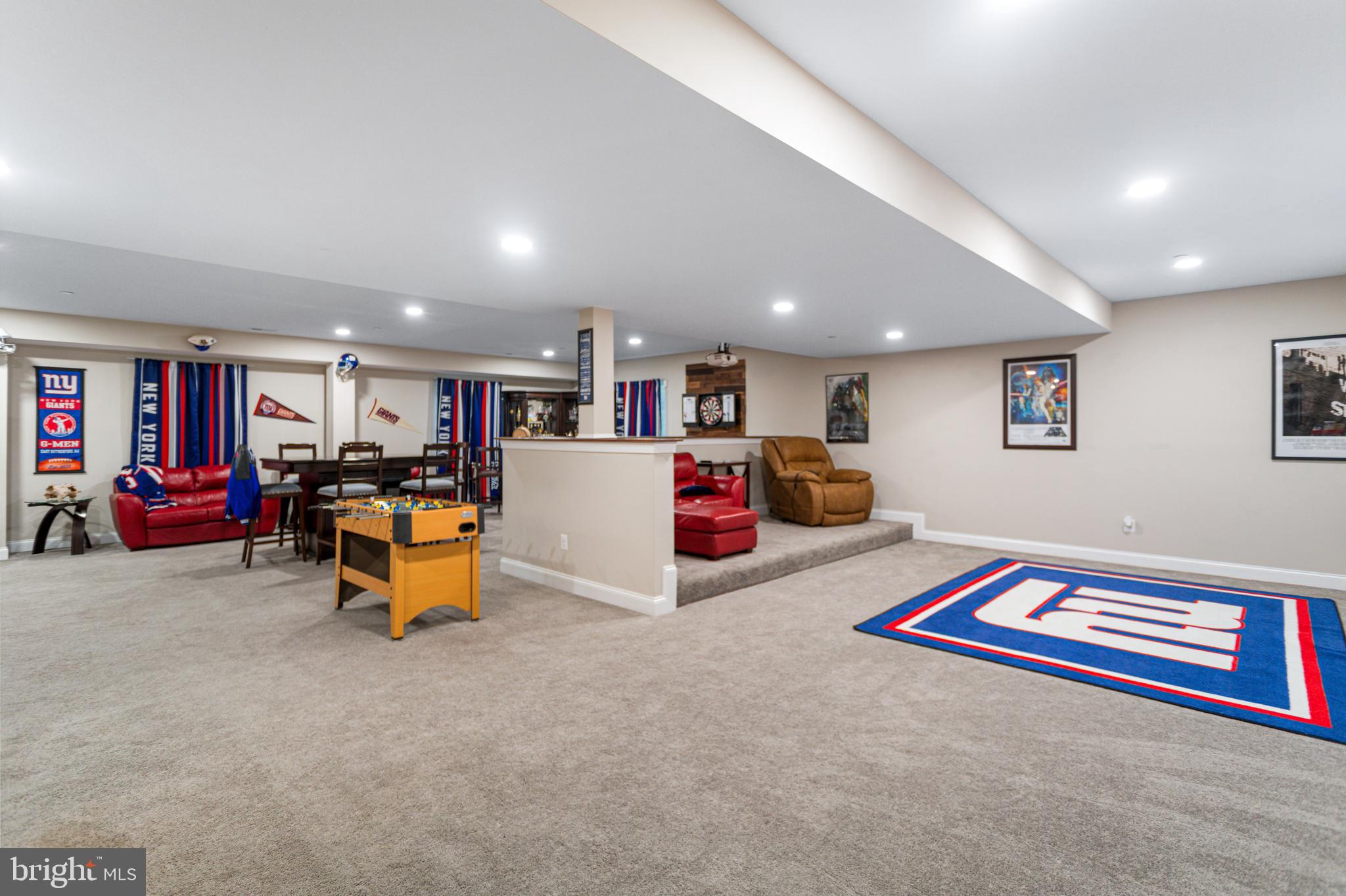 TWIN PONDS - Residential