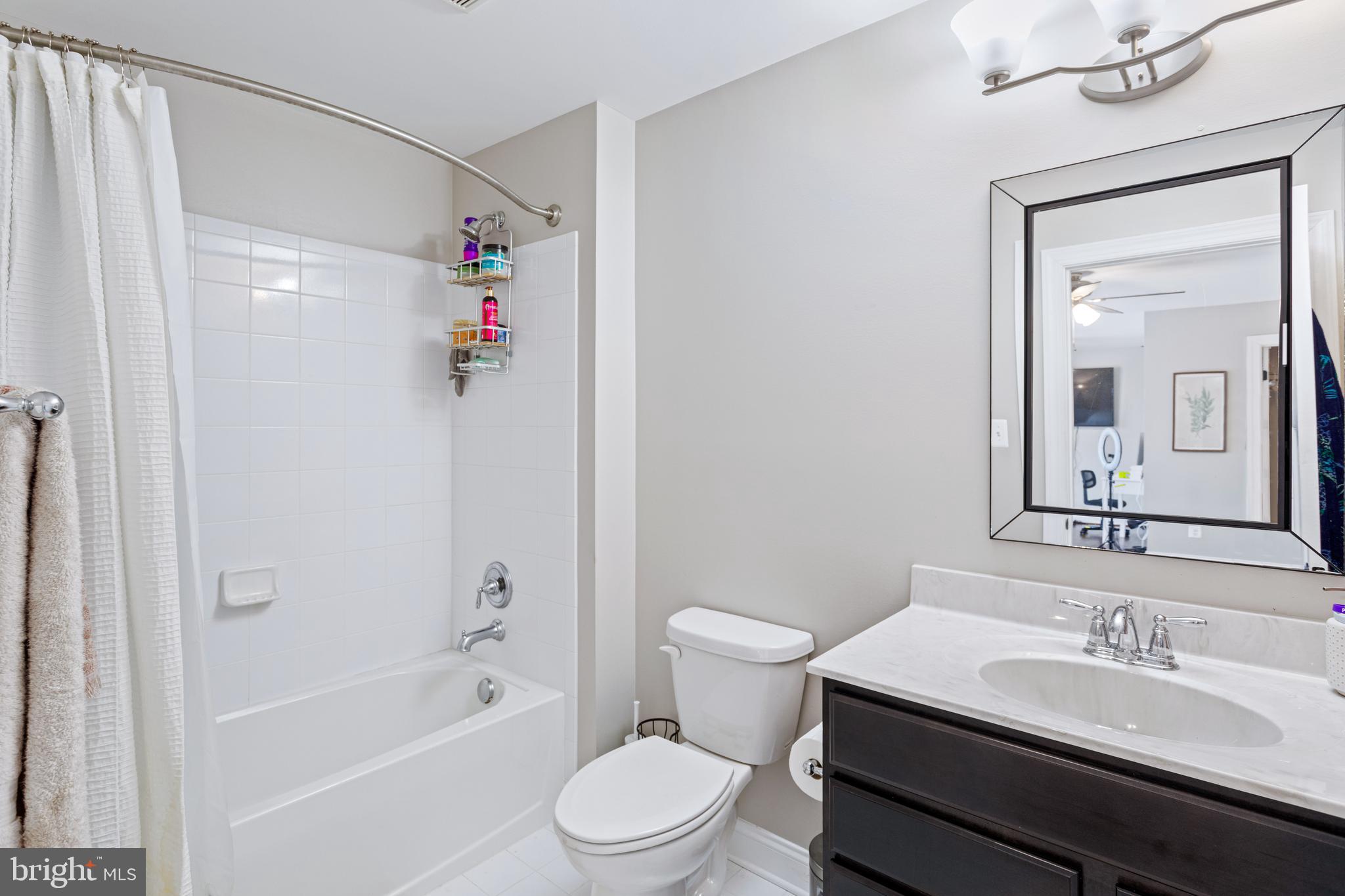 TWIN PONDS - Residential