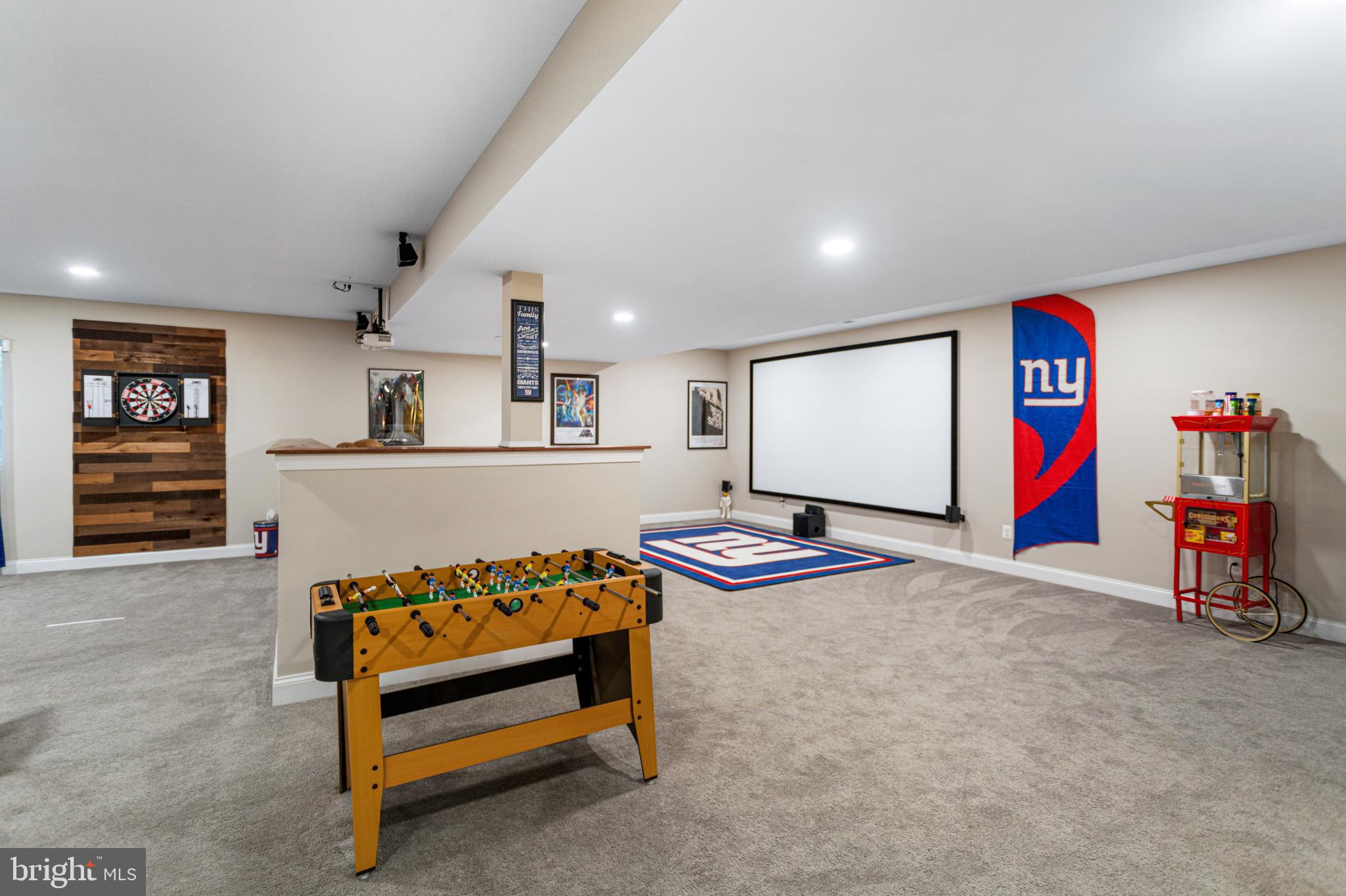 TWIN PONDS - Residential