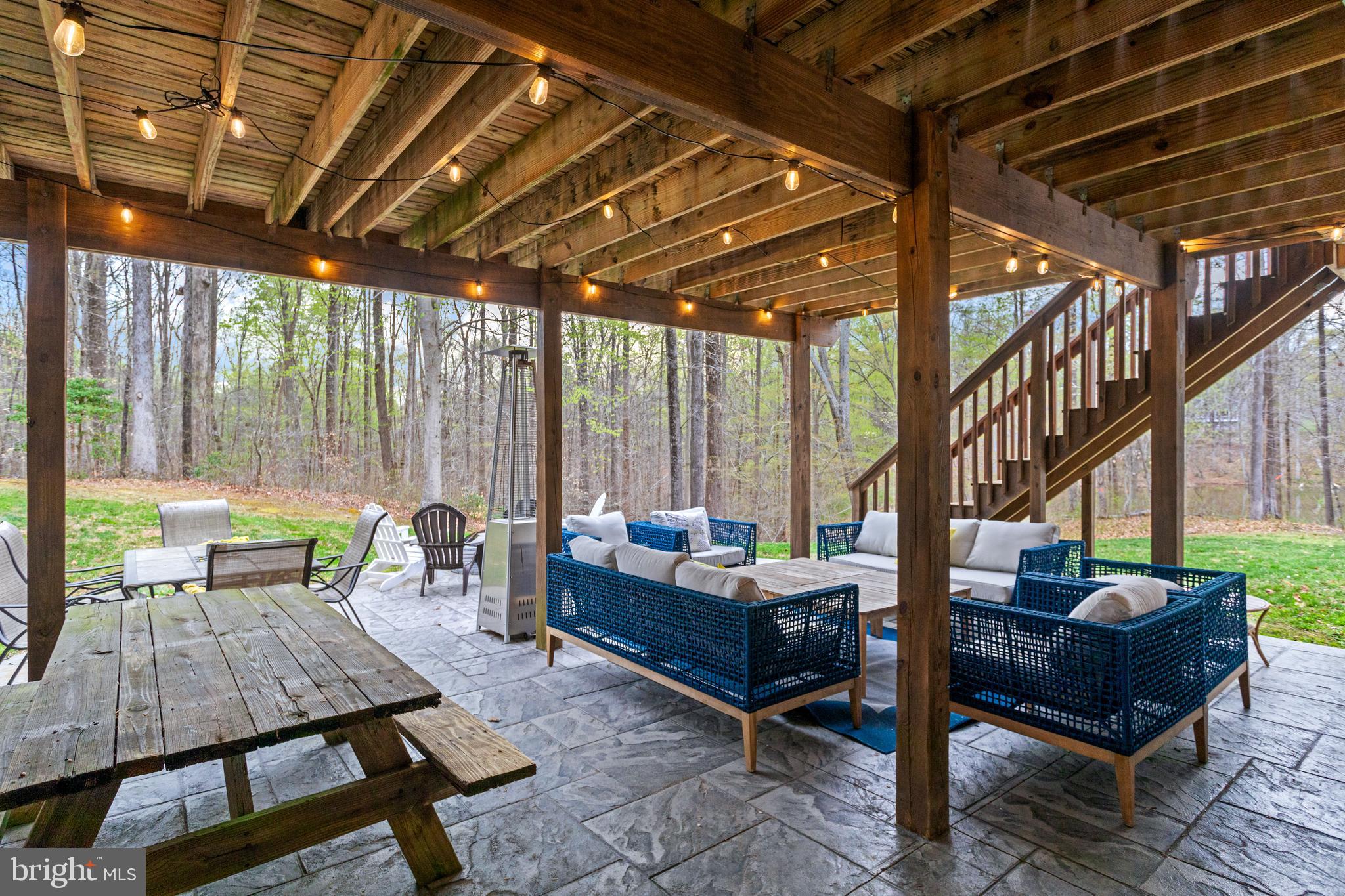 TWIN PONDS - Residential