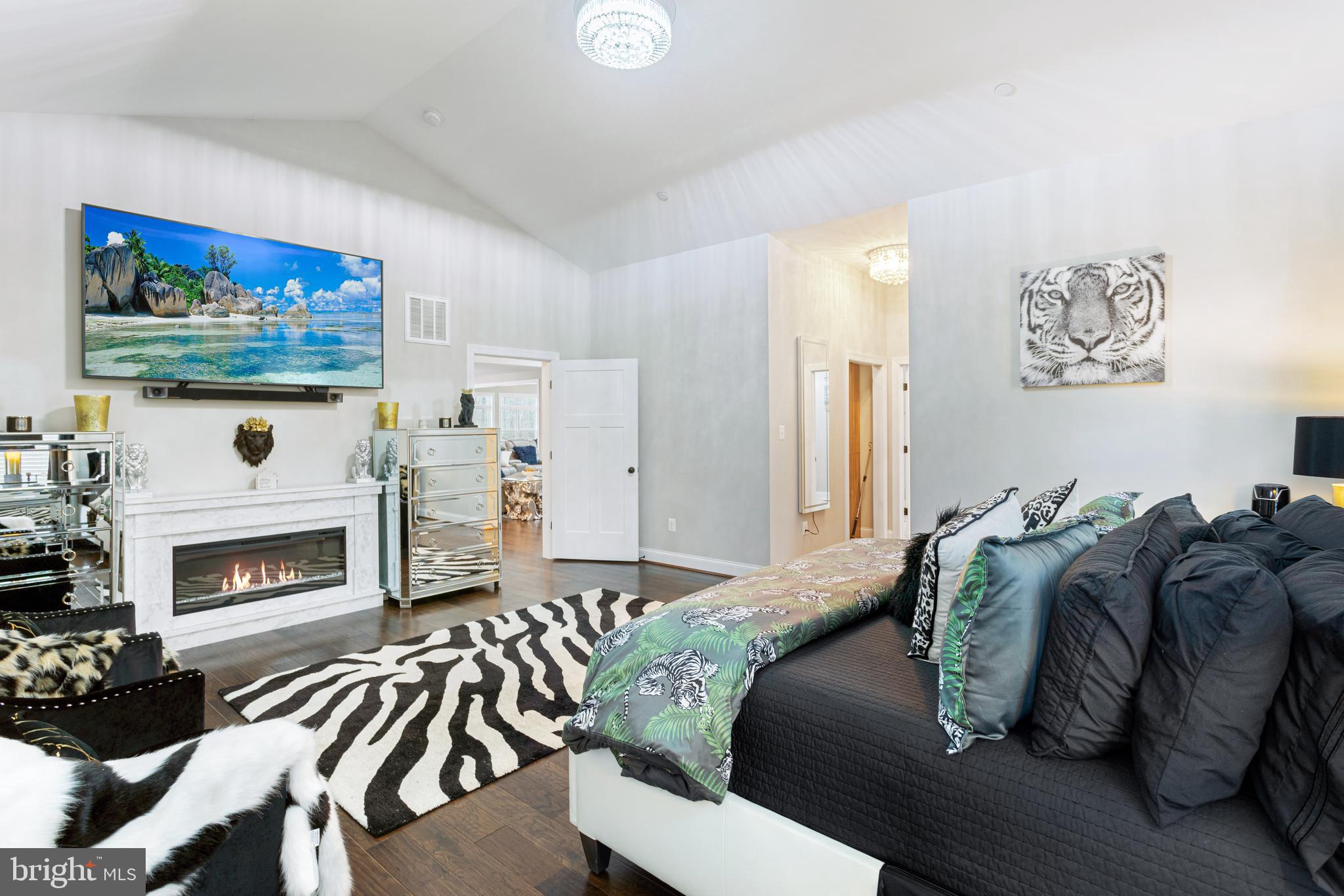 TWIN PONDS - Residential